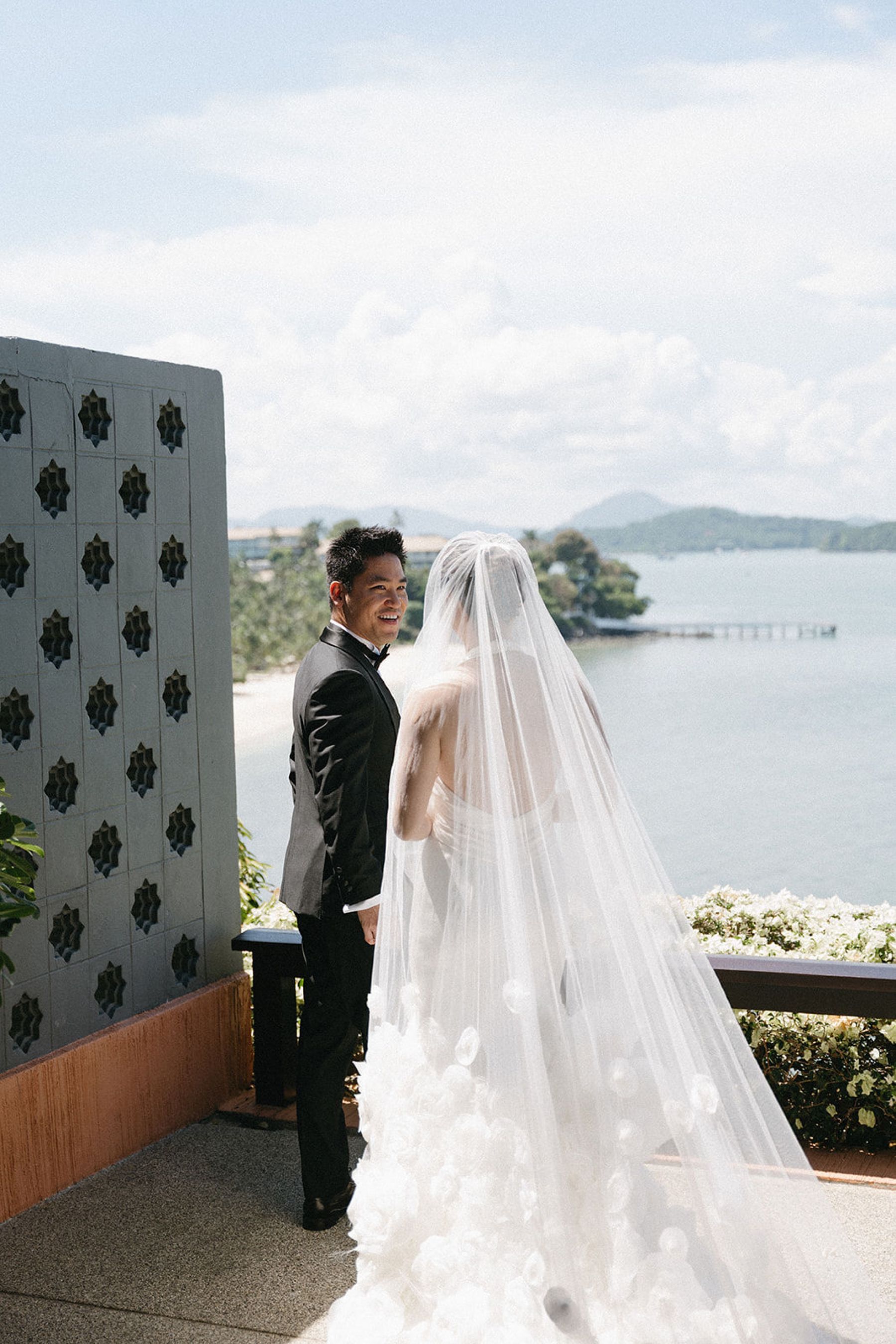 Calla Lilies &amp; Clifftop Vows: Erin &amp; Di's Romantic Wedding at Sri Panwa  photo