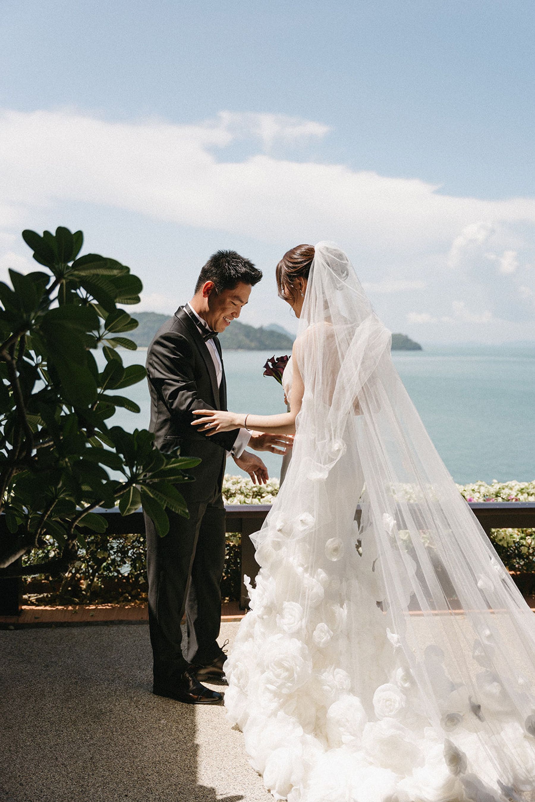 Calla Lilies &amp; Clifftop Vows: Erin &amp; Di's Romantic Wedding at Sri Panwa  photo