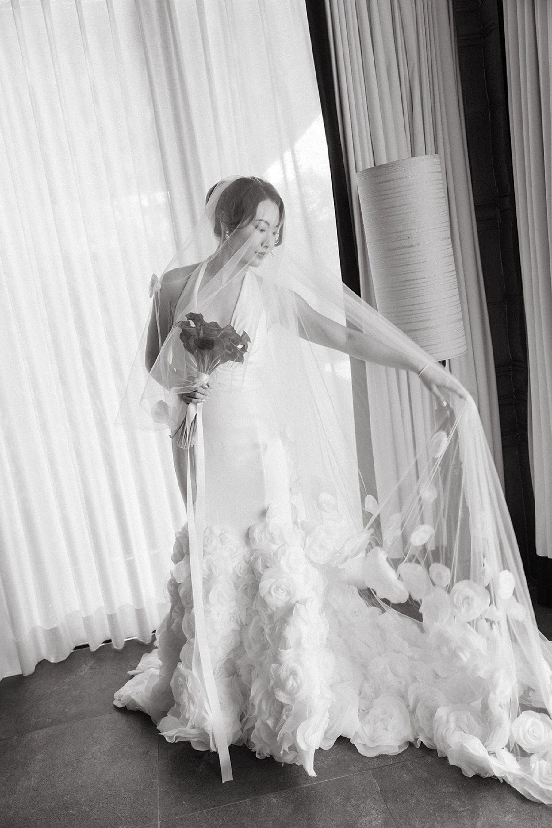 Calla Lilies &amp; Clifftop Vows: Erin &amp; Di's Romantic Wedding at Sri Panwa  photo