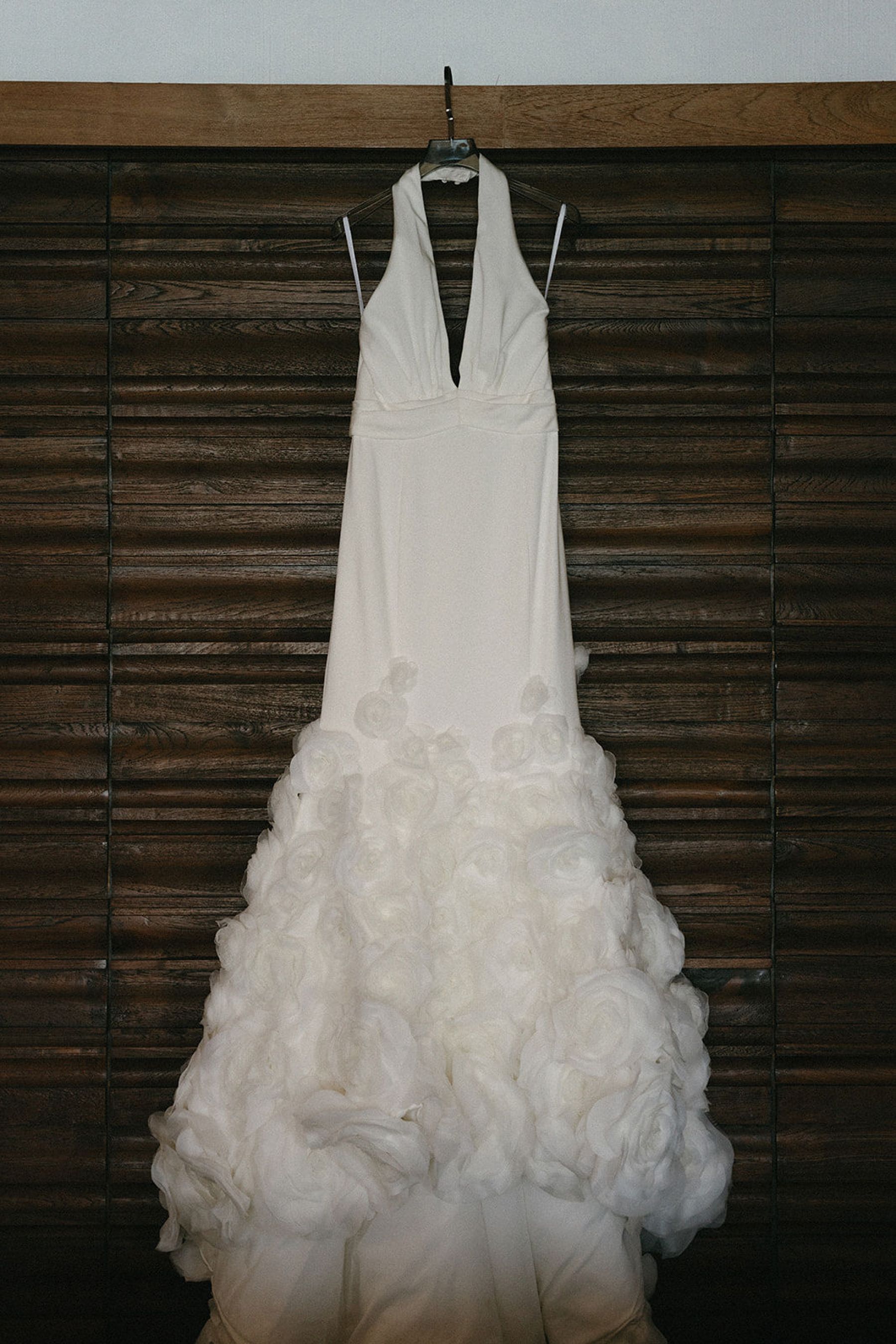 Calla Lilies &amp; Clifftop Vows: Erin &amp; Di's Romantic Wedding at Sri Panwa  photo