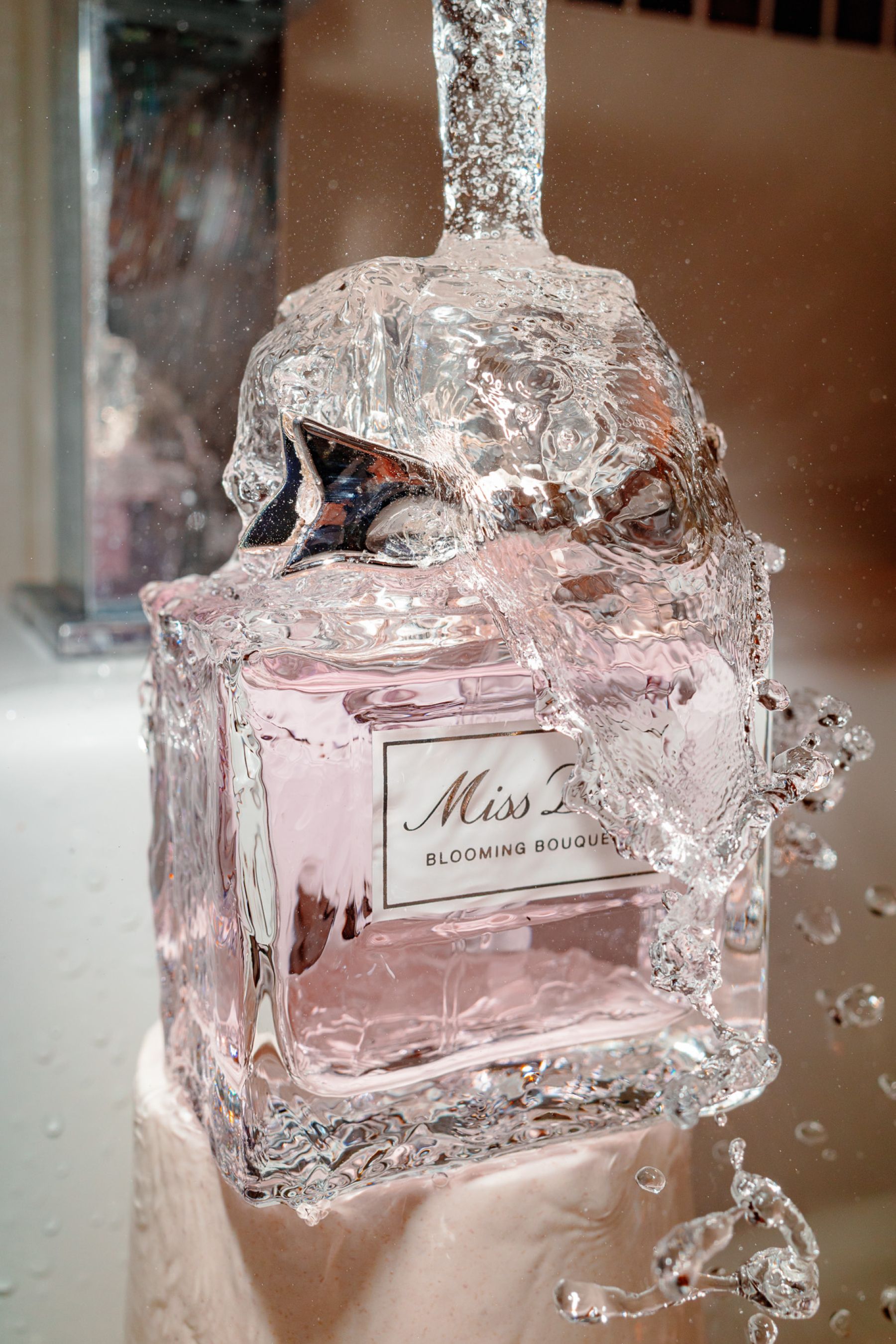 Christa and Chris's Sunset-Inspired Lake Como Wedding at Villa Cipressi photo