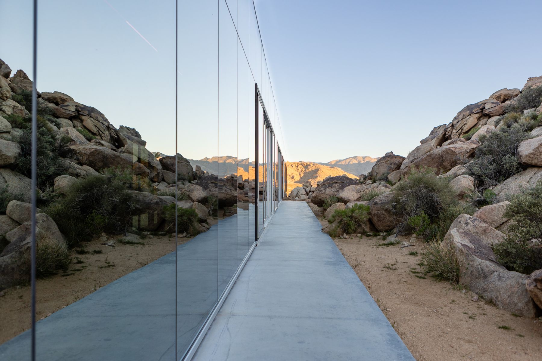 From Lockdown Love to Desert Vows: Catherine &amp; David's Wedding at The Colony Palms Hotel  photo