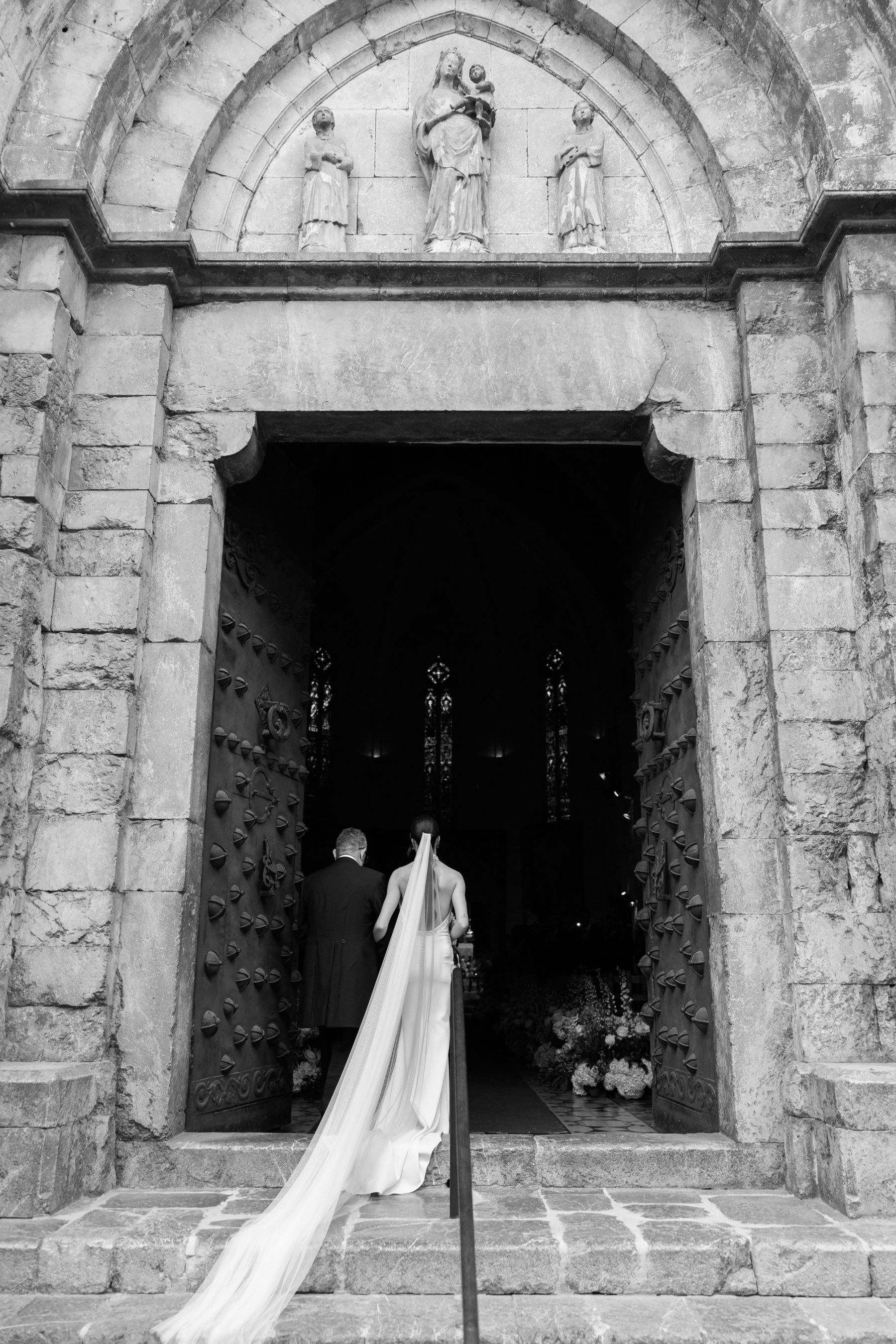 150 Guests, Five Michelin Stars, and One Stunning Castle: Cintya and Unai’s Wedding at Castillo de Perlada photo