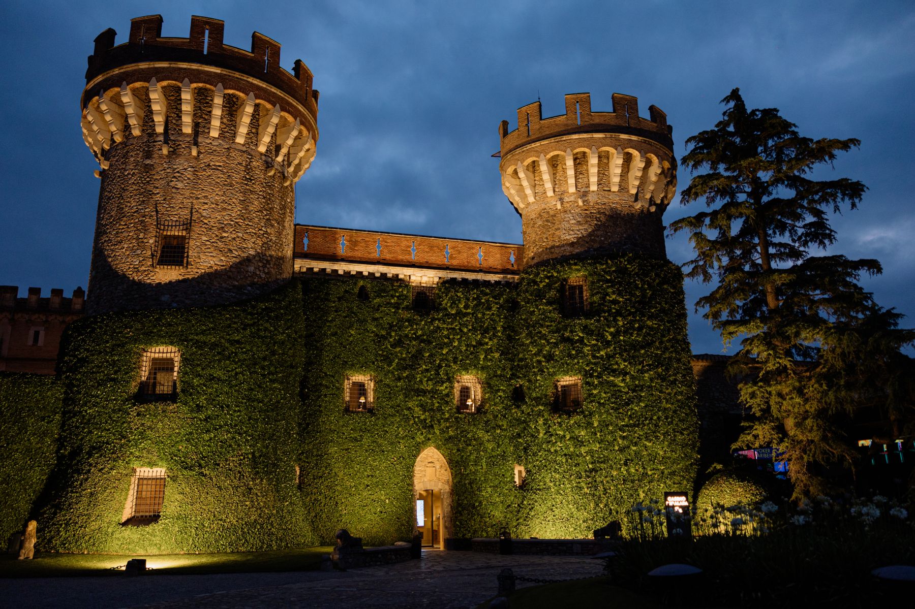 150 Guests, Five Michelin Stars, and One Stunning Castle: Cintya and Unai’s Wedding at Castillo de Perlada photo