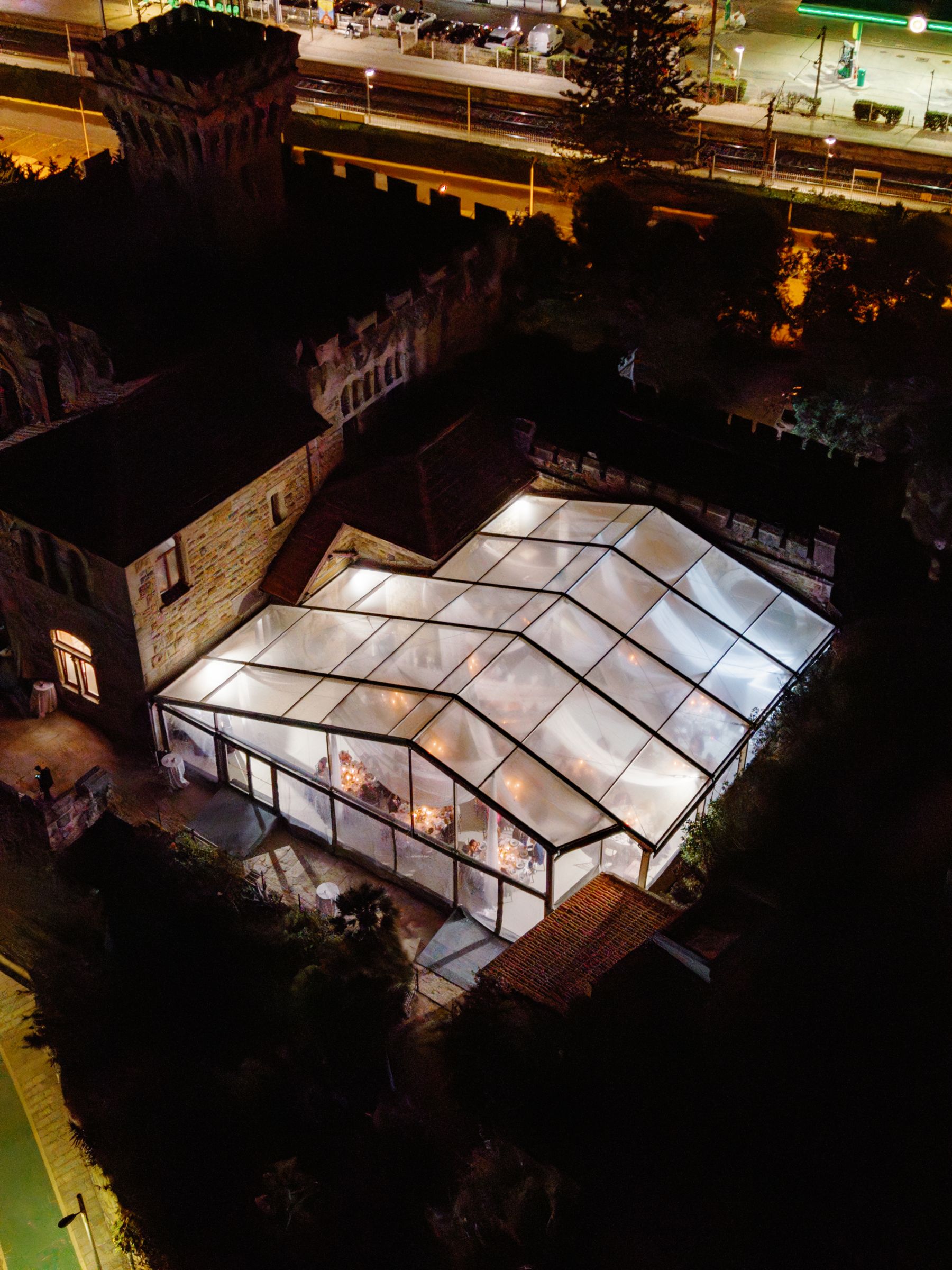 Frankie &amp; Sammy's Seaside Castle Wedding at Forte Da Cruz photo