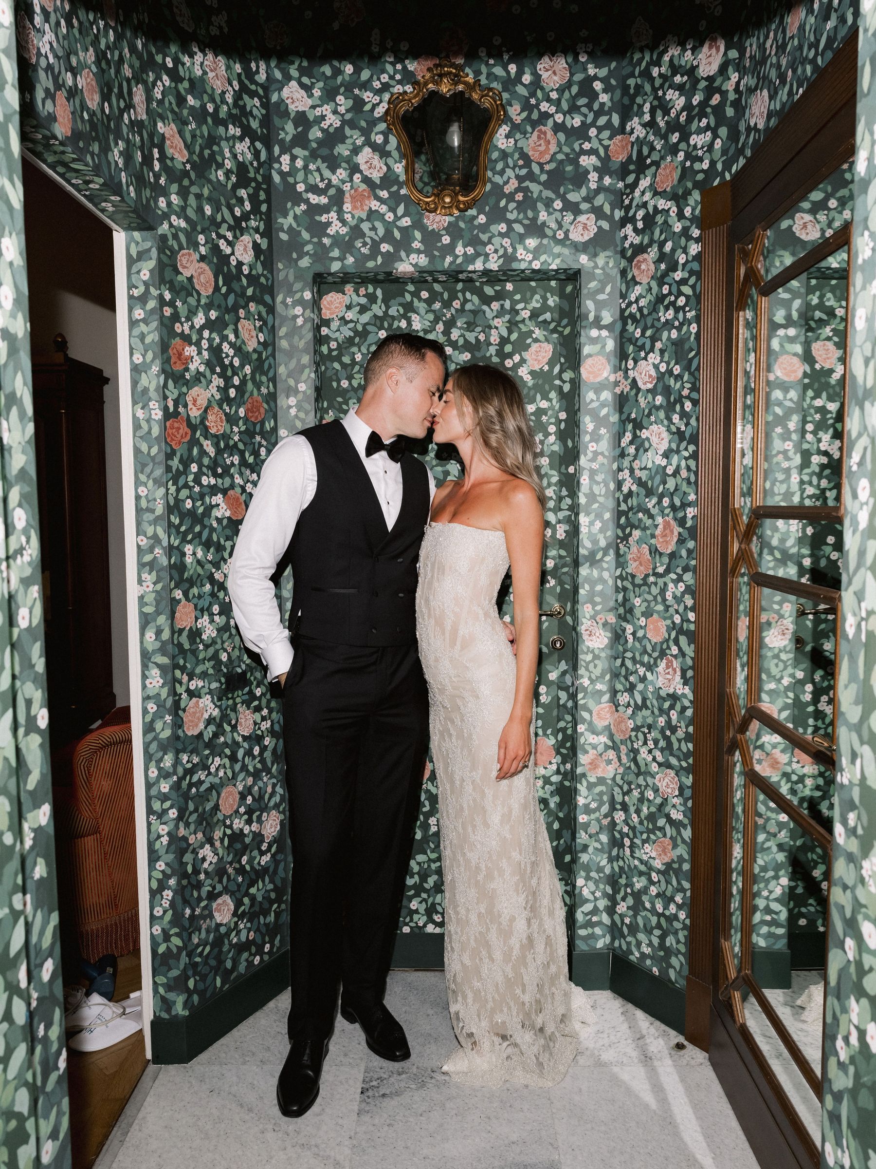Robyn &amp; Ryan’s Romantic Lake Como Wedding at Villa Bonomi photo
