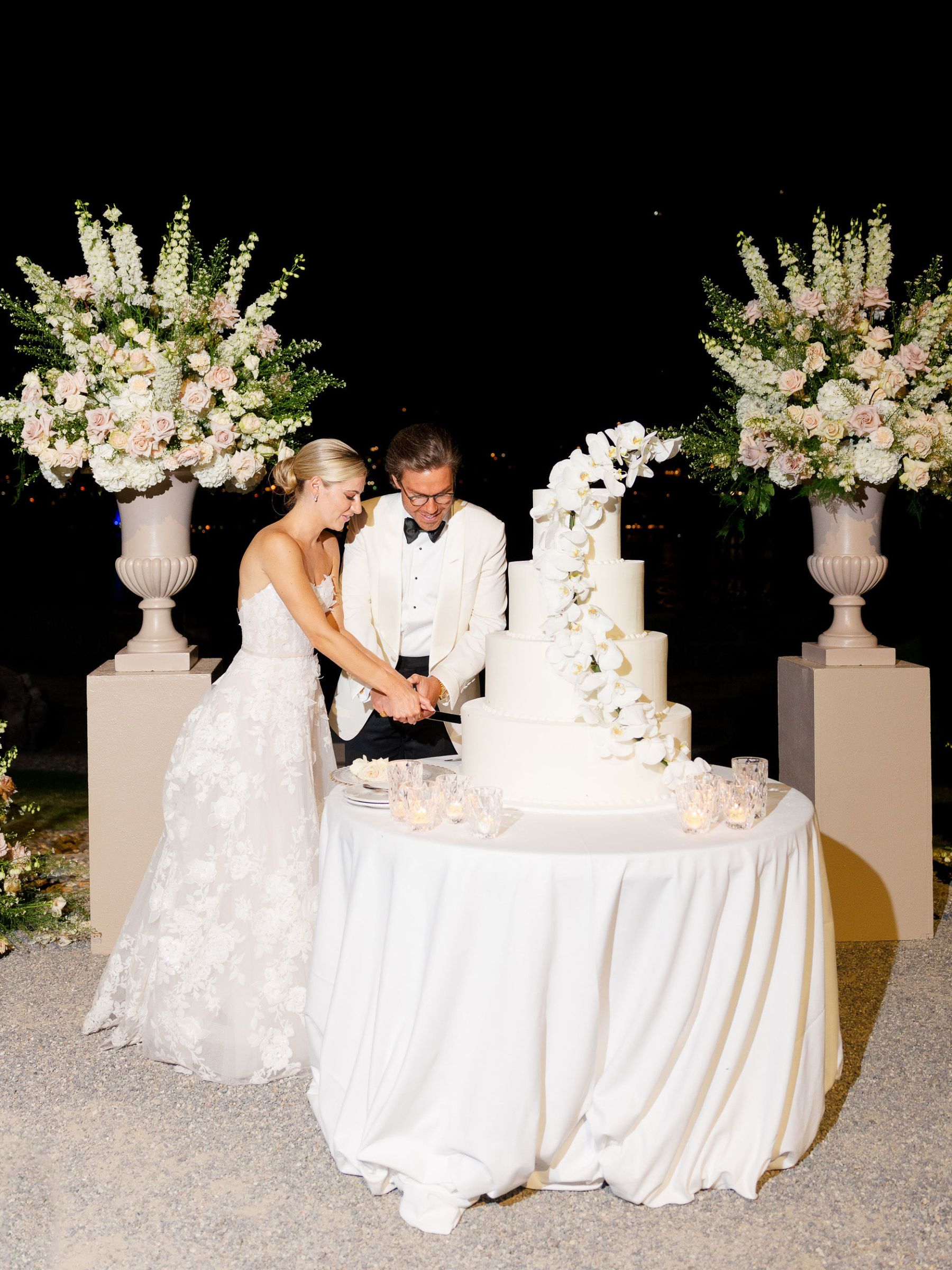 Jacquelyn &amp; Nick's Timeless Gatsby-Inspired Wedding at Villa Erba photo