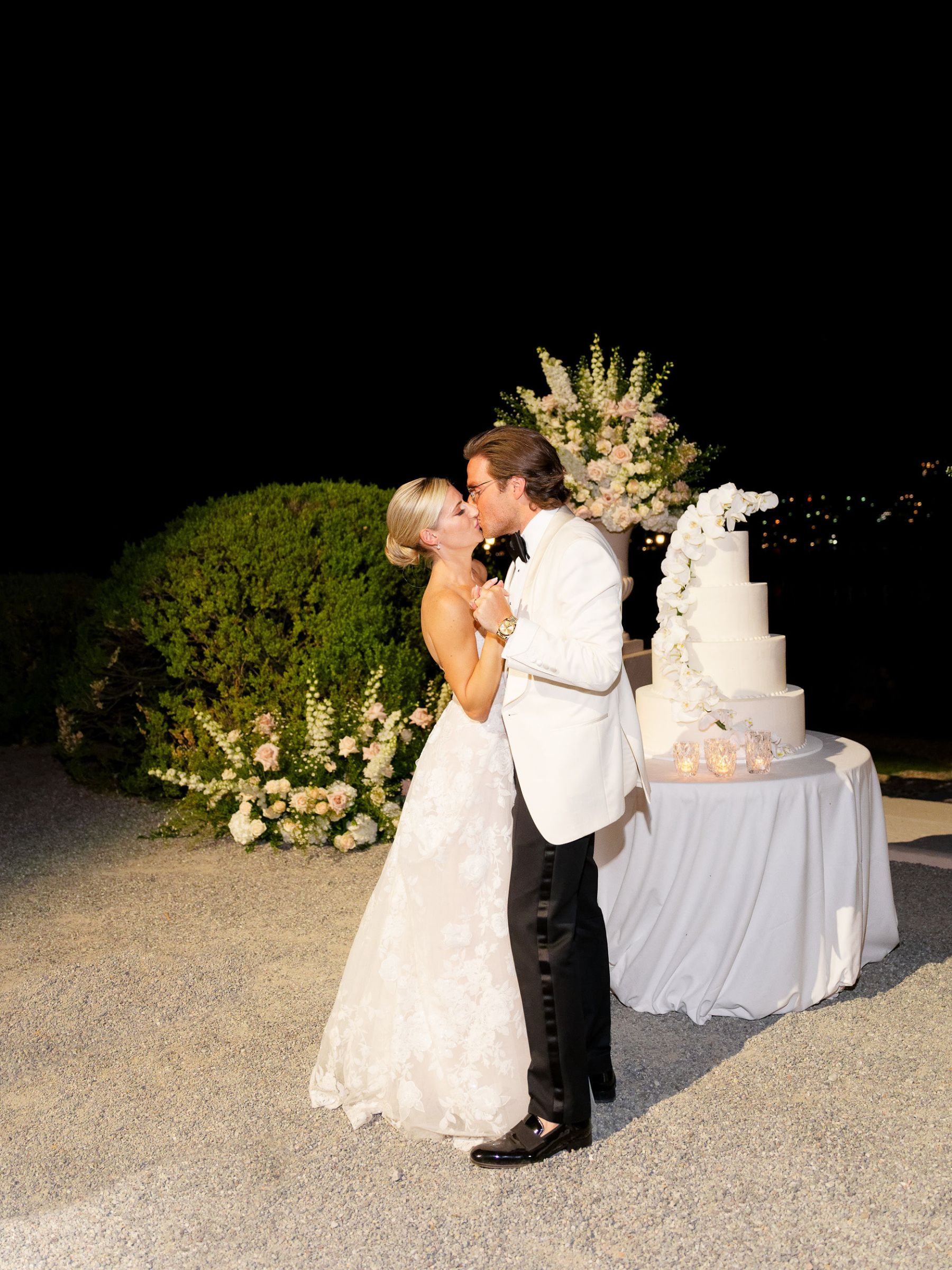 Jacquelyn &amp; Nick's Timeless Gatsby-Inspired Wedding at Villa Erba photo