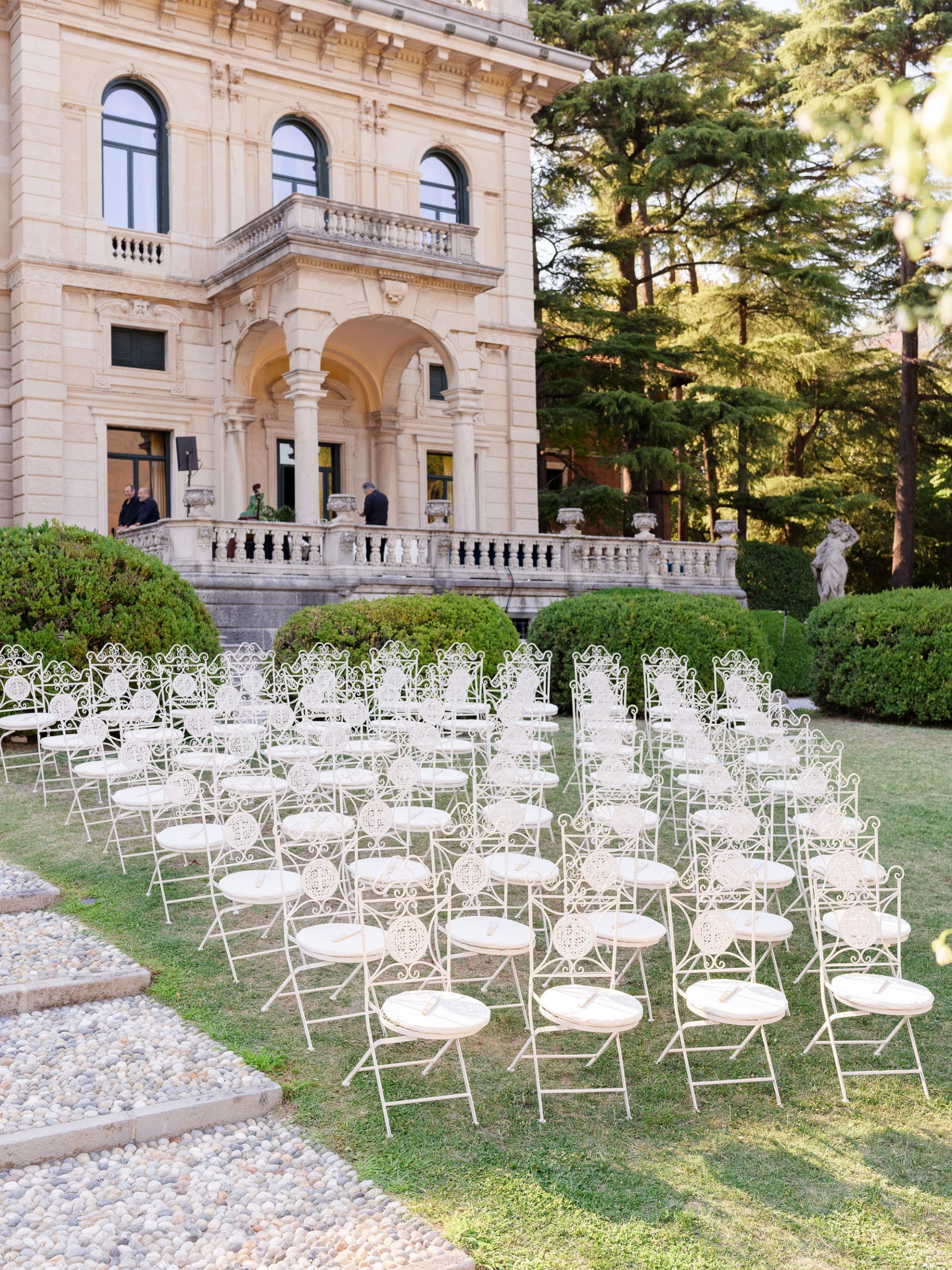 Jacquelyn &amp; Nick's Timeless Gatsby-Inspired Wedding at Villa Erba photo