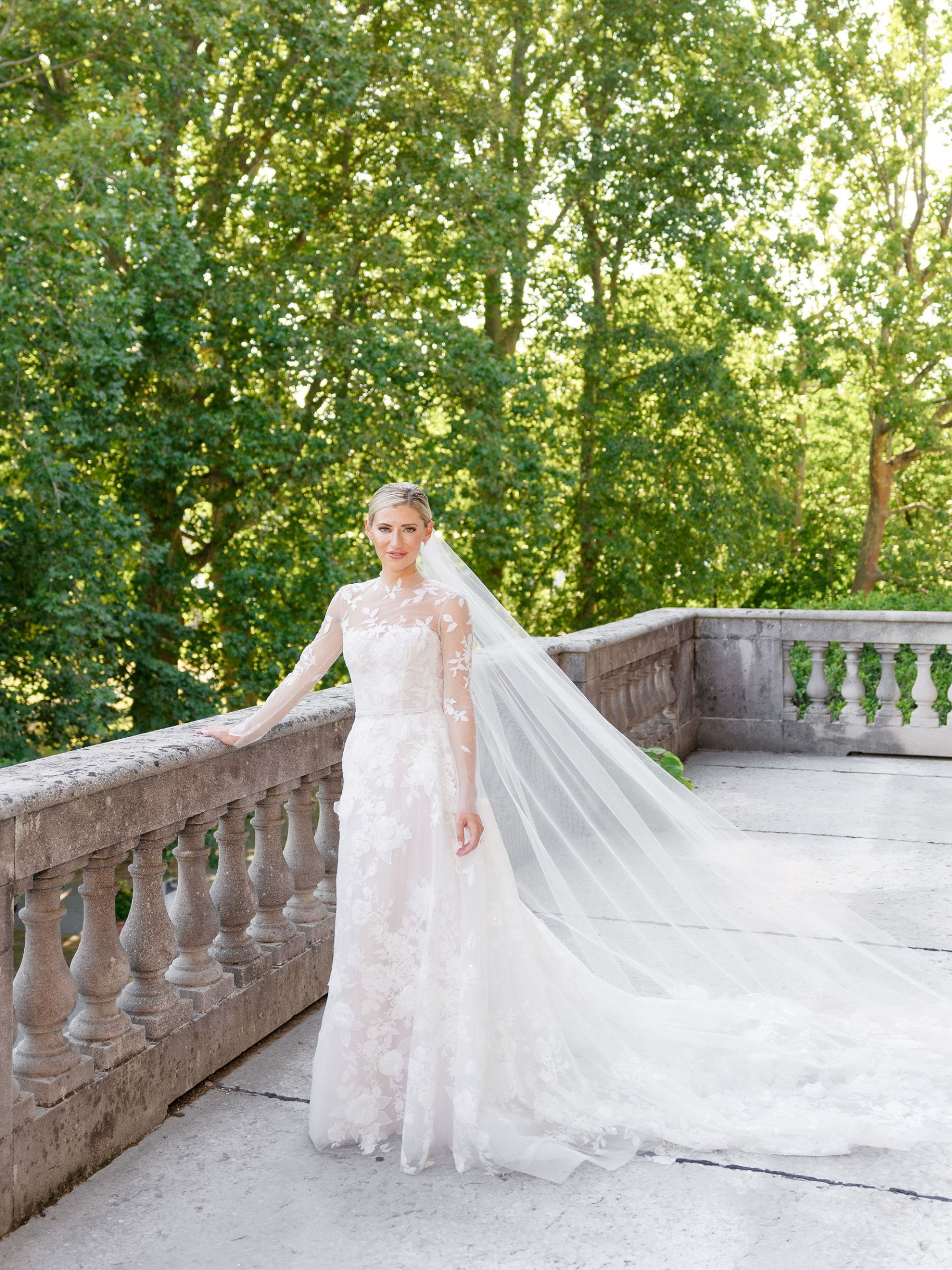 Jacquelyn &amp; Nick's Timeless Gatsby-Inspired Wedding at Villa Erba photo