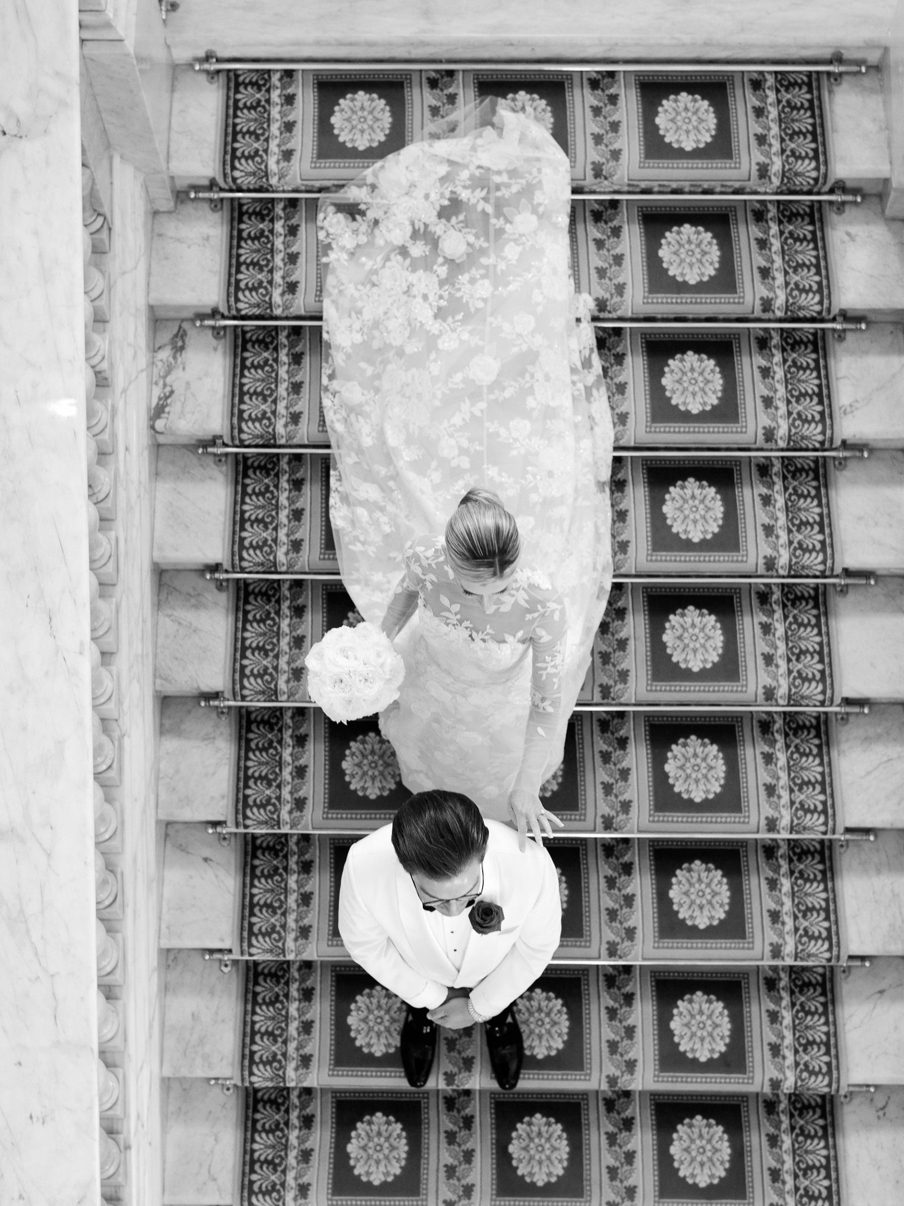 Jacquelyn &amp; Nick's Timeless Gatsby-Inspired Wedding at Villa Erba photo