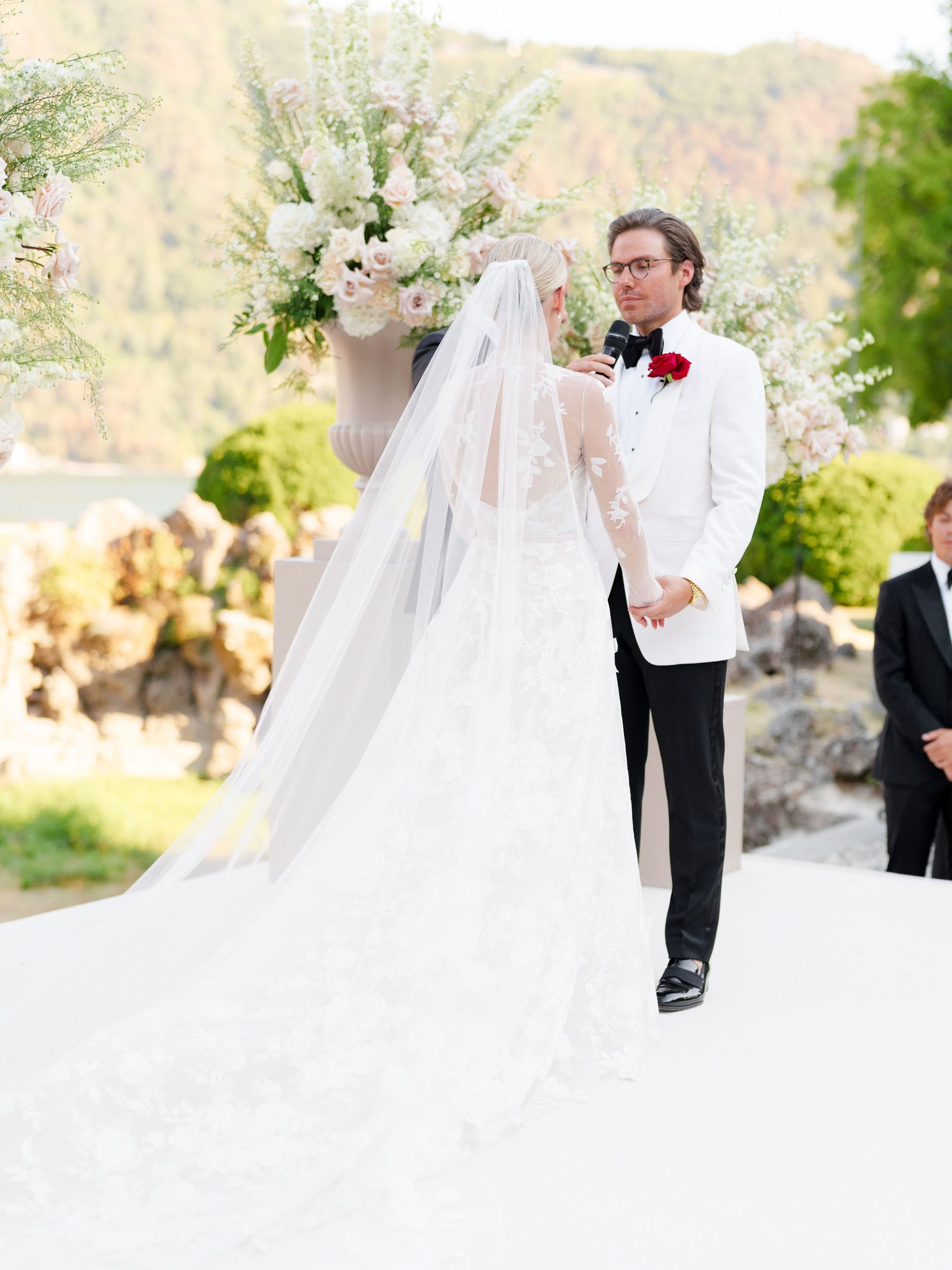 Jacquelyn &amp; Nick's Timeless Gatsby-Inspired Wedding at Villa Erba photo