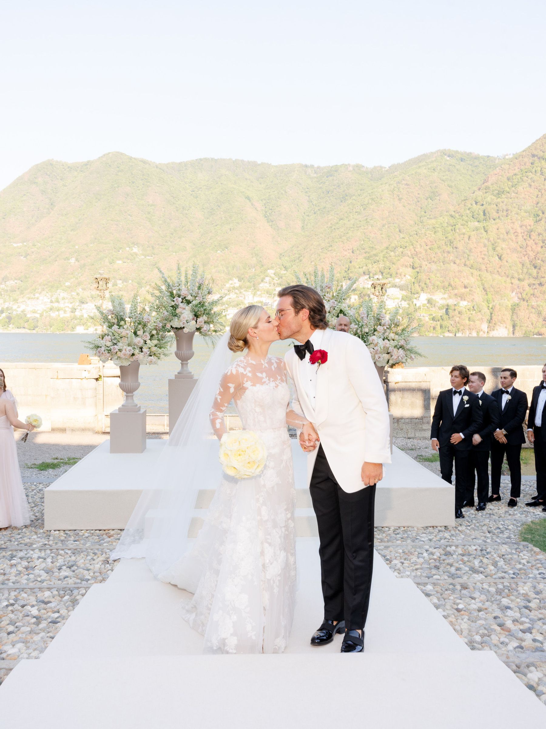 Jacquelyn &amp; Nick's Timeless Gatsby-Inspired Wedding at Villa Erba photo