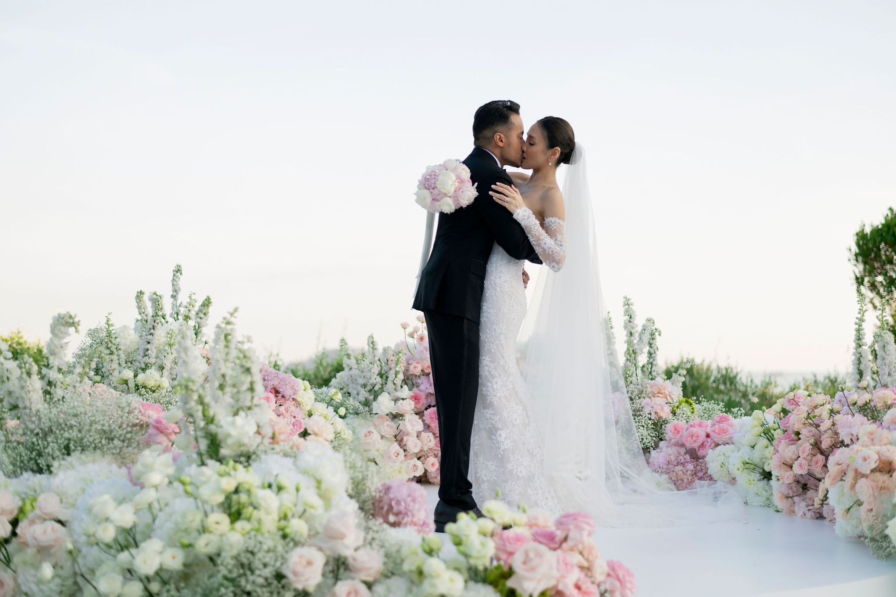 He Took 163 Flights to Get to Her: Kiki &amp; Thavidu's Wedding at COMO Point Yamu, Phuket photo