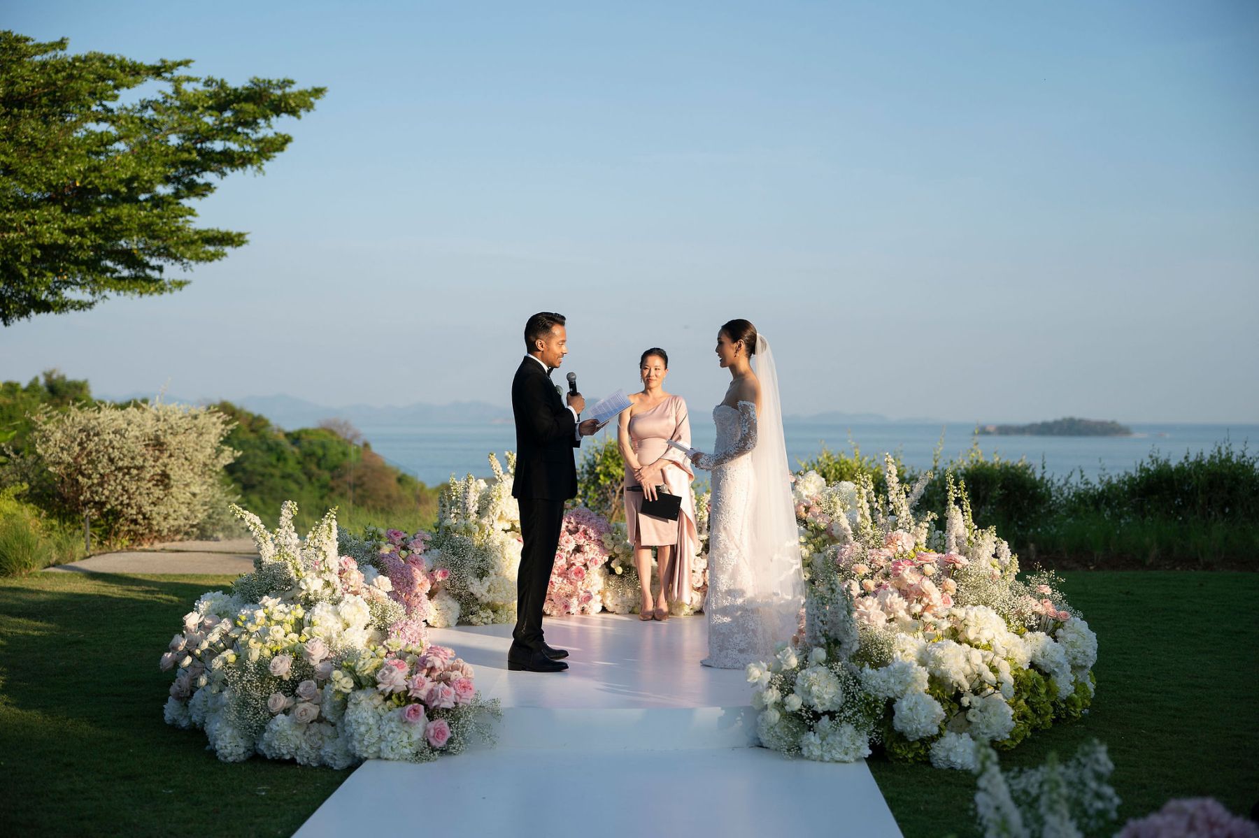 He Took 163 Flights to Get to Her: Kiki &amp; Thavidu's Wedding at COMO Point Yamu, Phuket photo