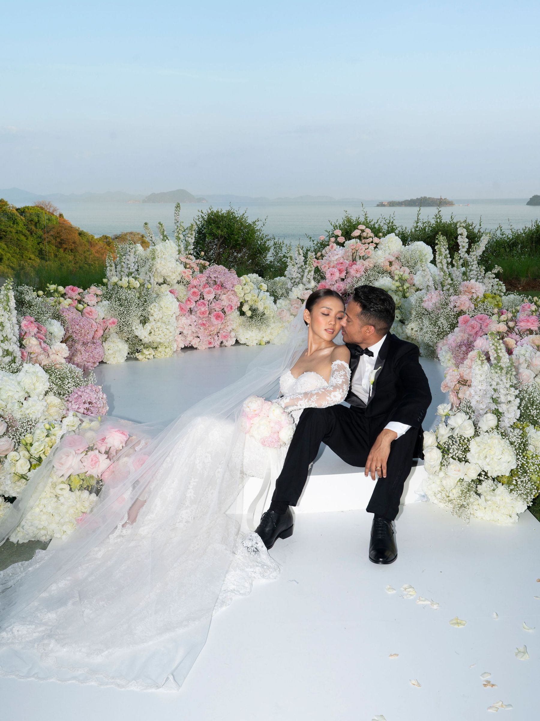 He Took 163 Flights to Get to Her: Kiki &amp; Thavidu's Wedding at COMO Point Yamu, Phuket photo