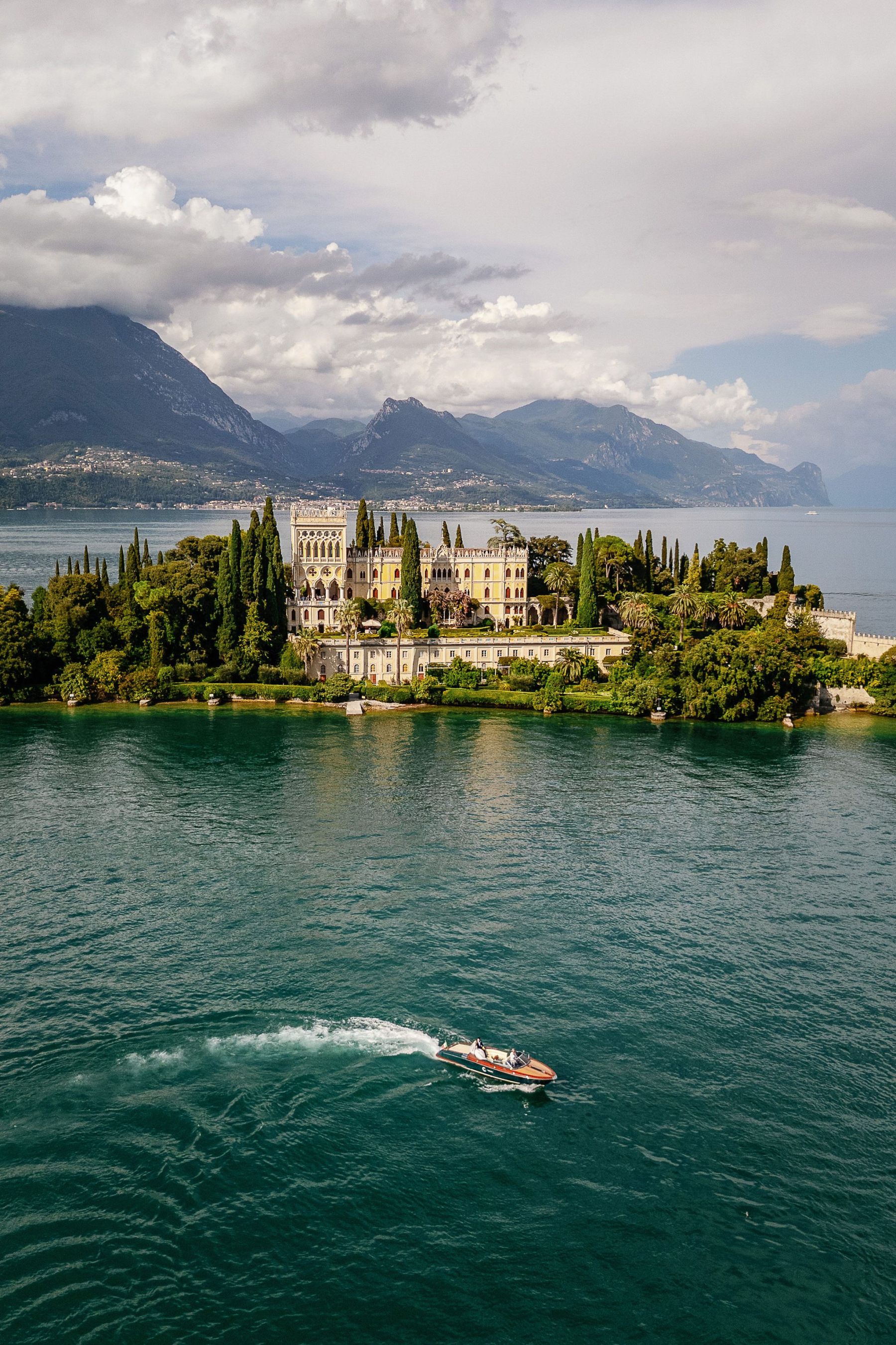 “I Don’t Think I’ll Ever Quite Be Over It”: Lindsey &amp; Elliott’s Wedding at Isola del Garda photo