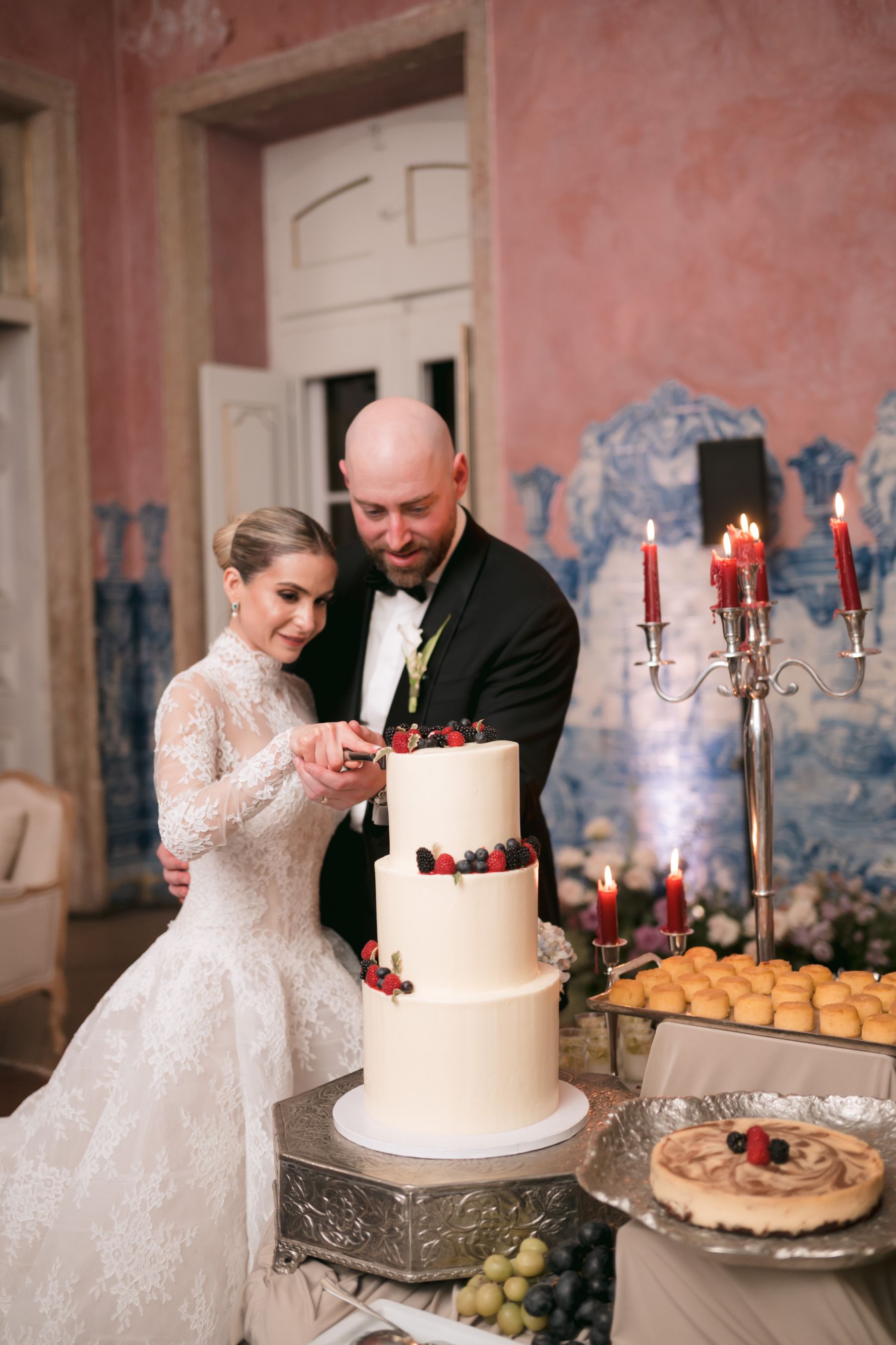 Timeless, Artistic, and Intentionally Dramatic: Andrea &amp; Jake's Wedding at Palácio Correio-Mor photo