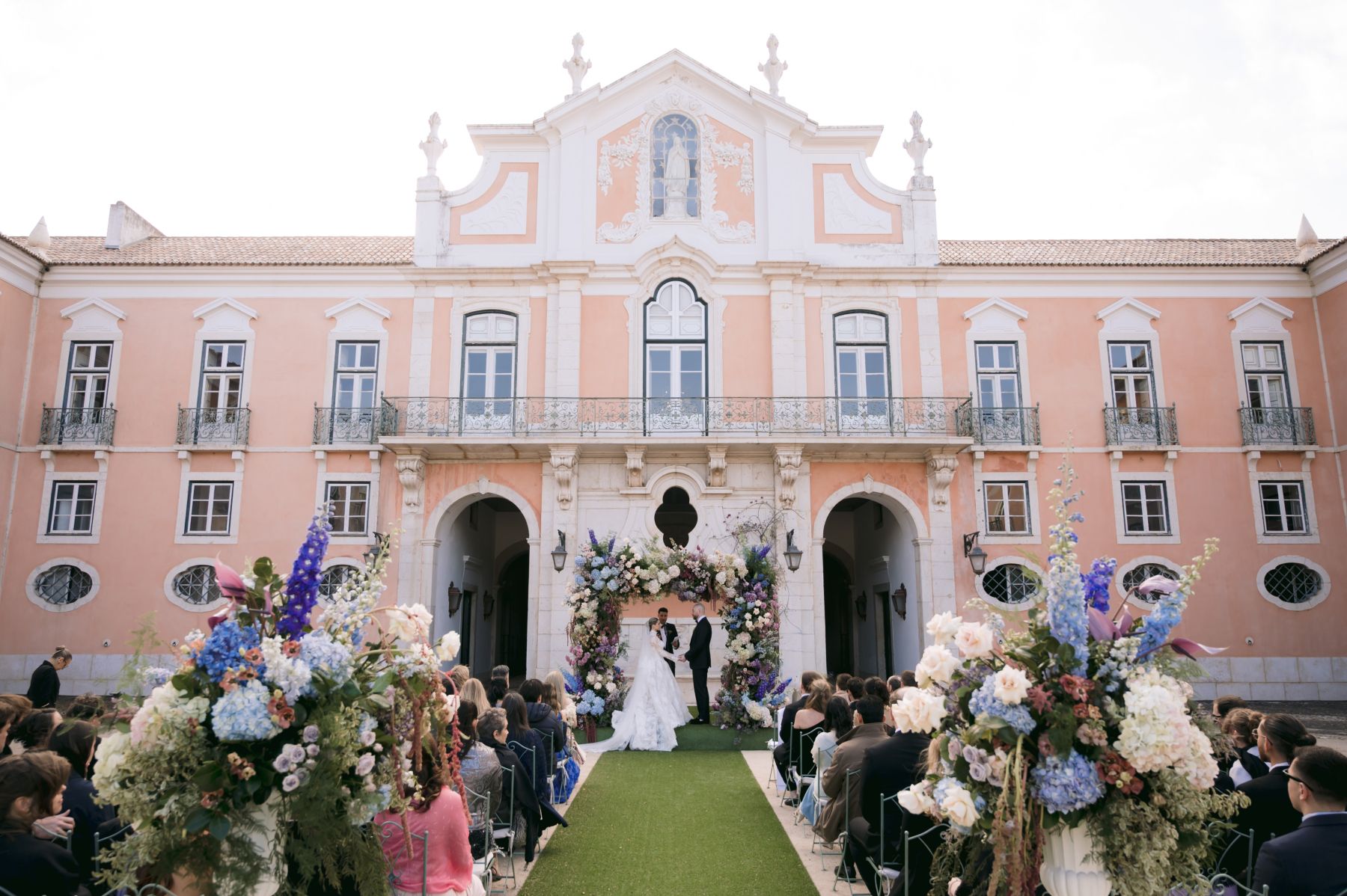 Timeless, Artistic, and Intentionally Dramatic: Andrea &amp; Jake's Wedding at Palácio Correio-Mor photo
