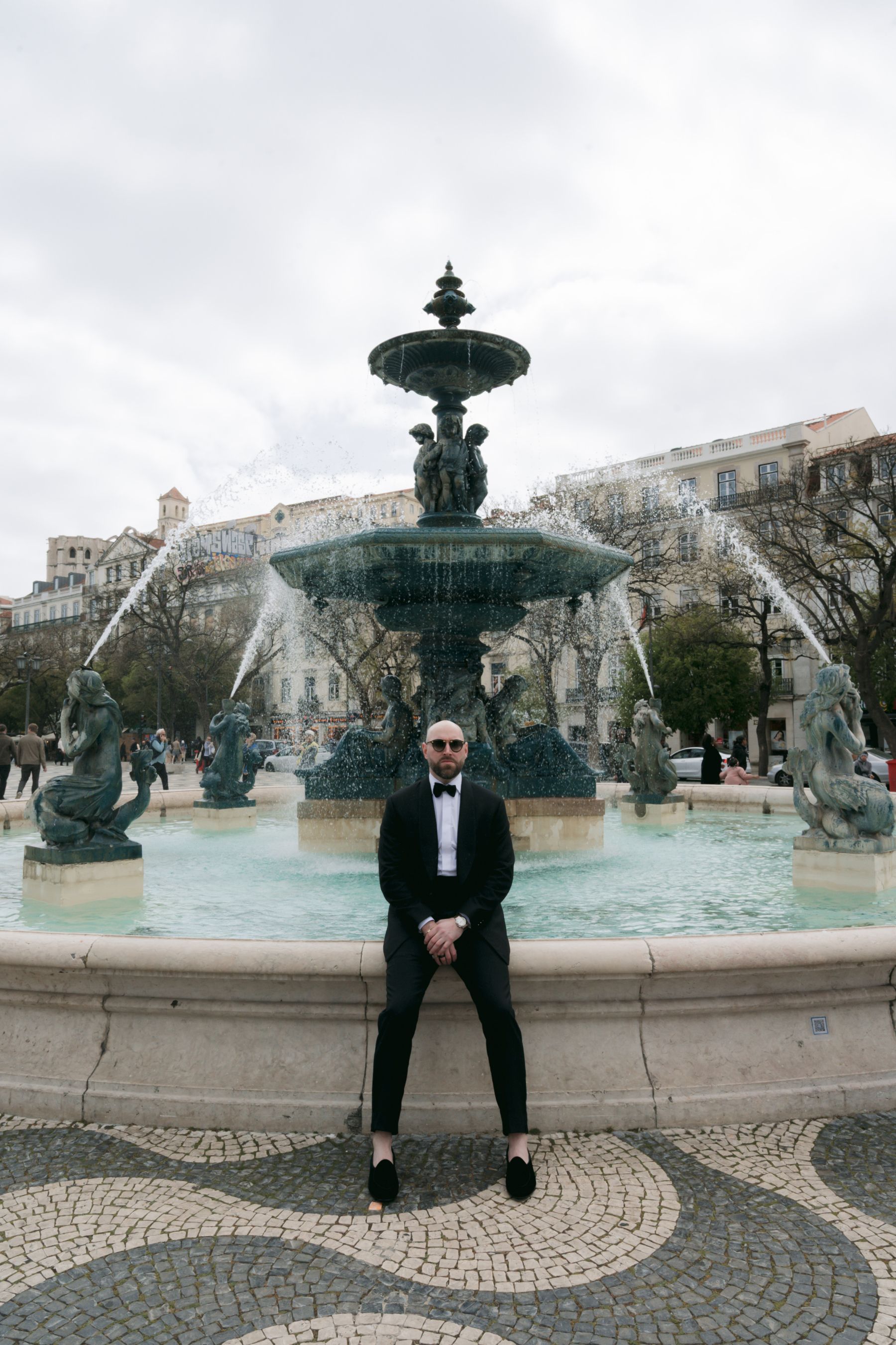 Timeless, Artistic, and Intentionally Dramatic: Andrea &amp; Jake's Wedding at Palácio Correio-Mor photo