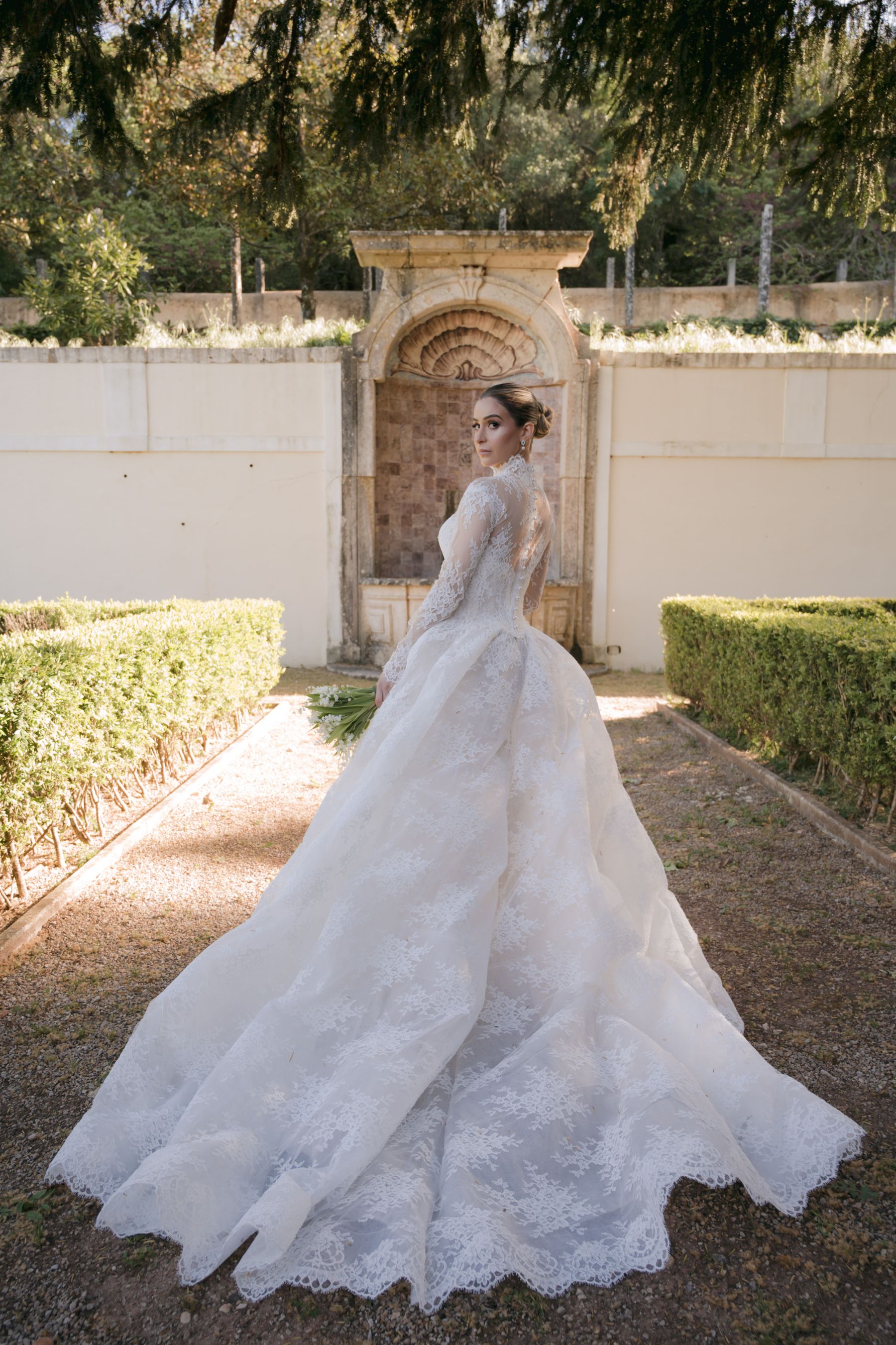 Timeless, Artistic, and Intentionally Dramatic: Andrea &amp; Jake's Wedding at Palácio Correio-Mor photo