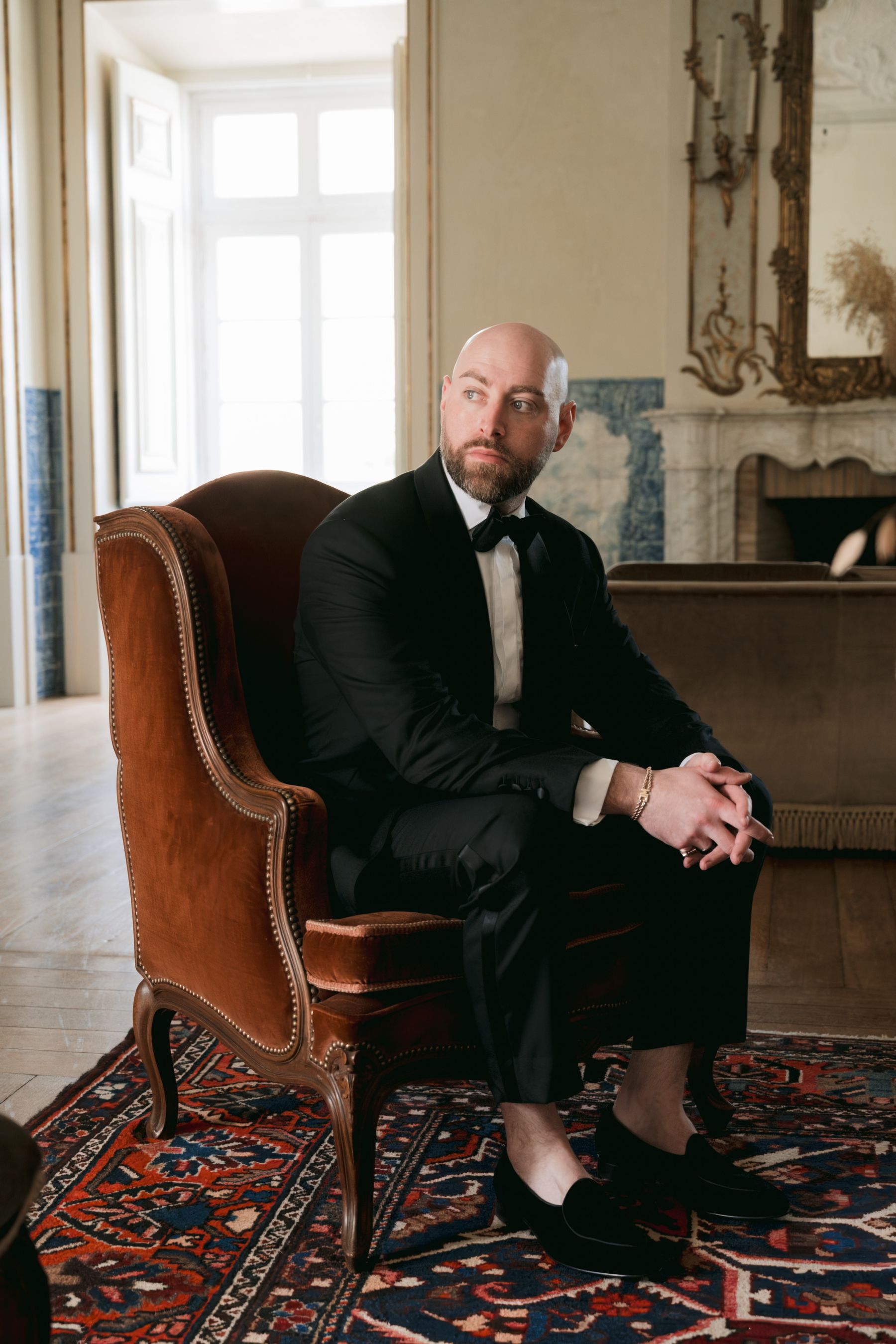 Timeless, Artistic, and Intentionally Dramatic: Andrea &amp; Jake's Wedding at Palácio Correio-Mor photo