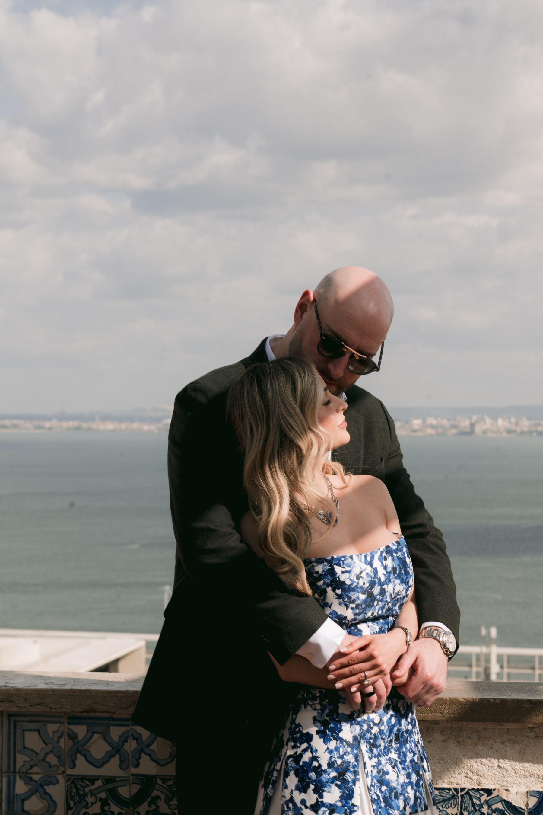 Timeless, Artistic, and Intentionally Dramatic: Andrea &amp; Jake's Wedding at Palácio Correio-Mor photo