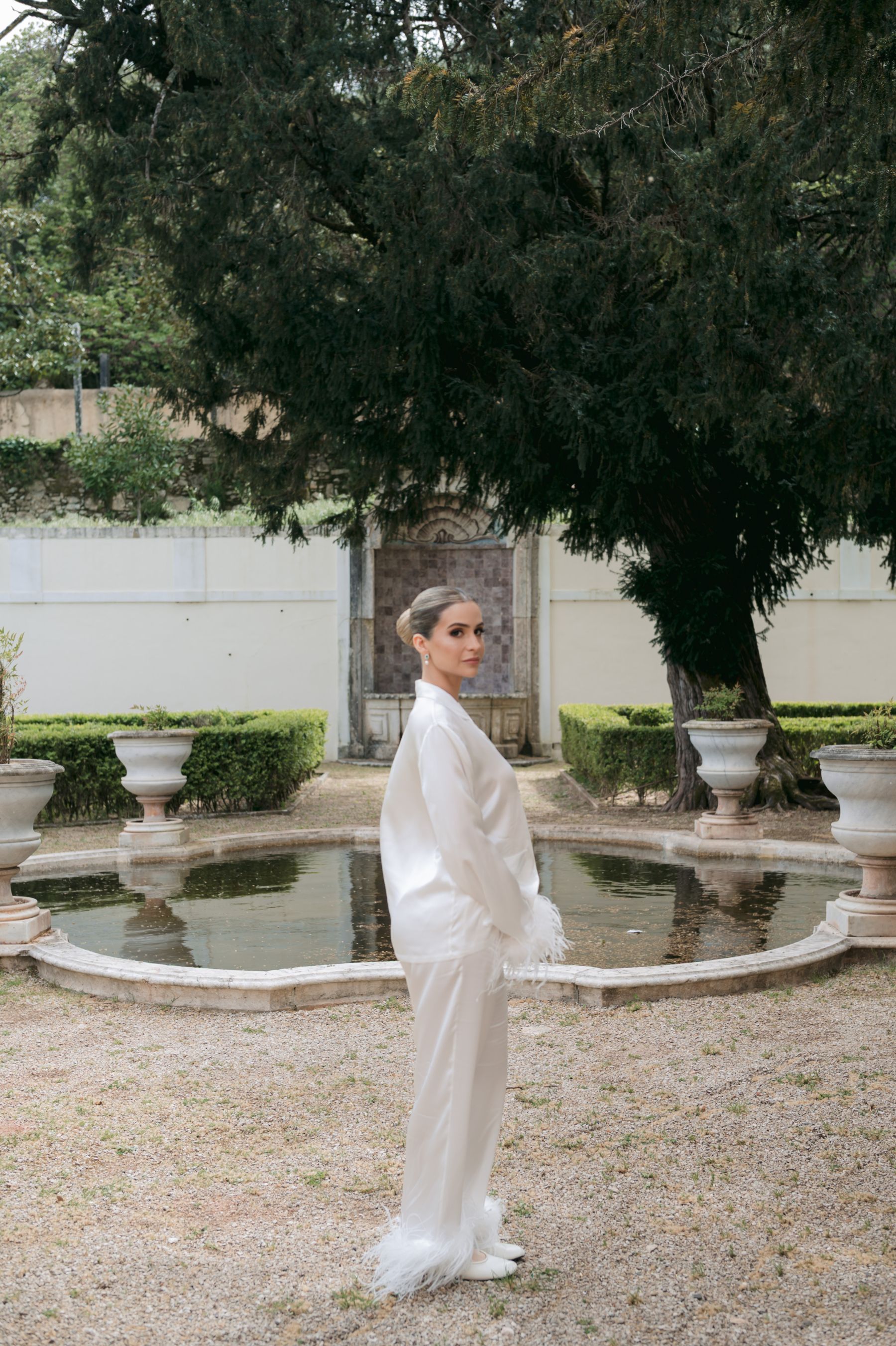Timeless, Artistic, and Intentionally Dramatic: Andrea &amp; Jake's Wedding at Palácio Correio-Mor photo