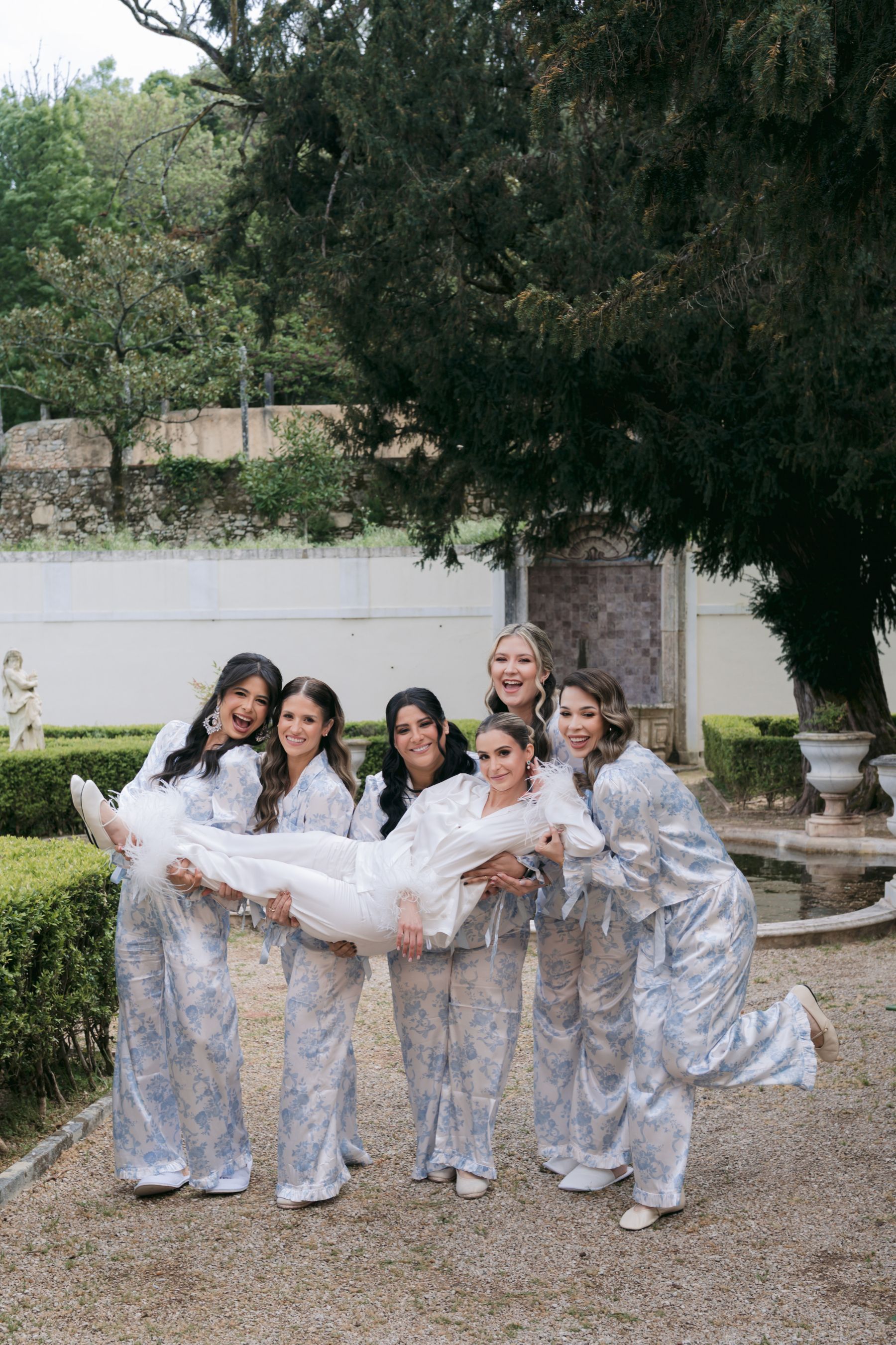 Timeless, Artistic, and Intentionally Dramatic: Andrea &amp; Jake's Wedding at Palácio Correio-Mor photo