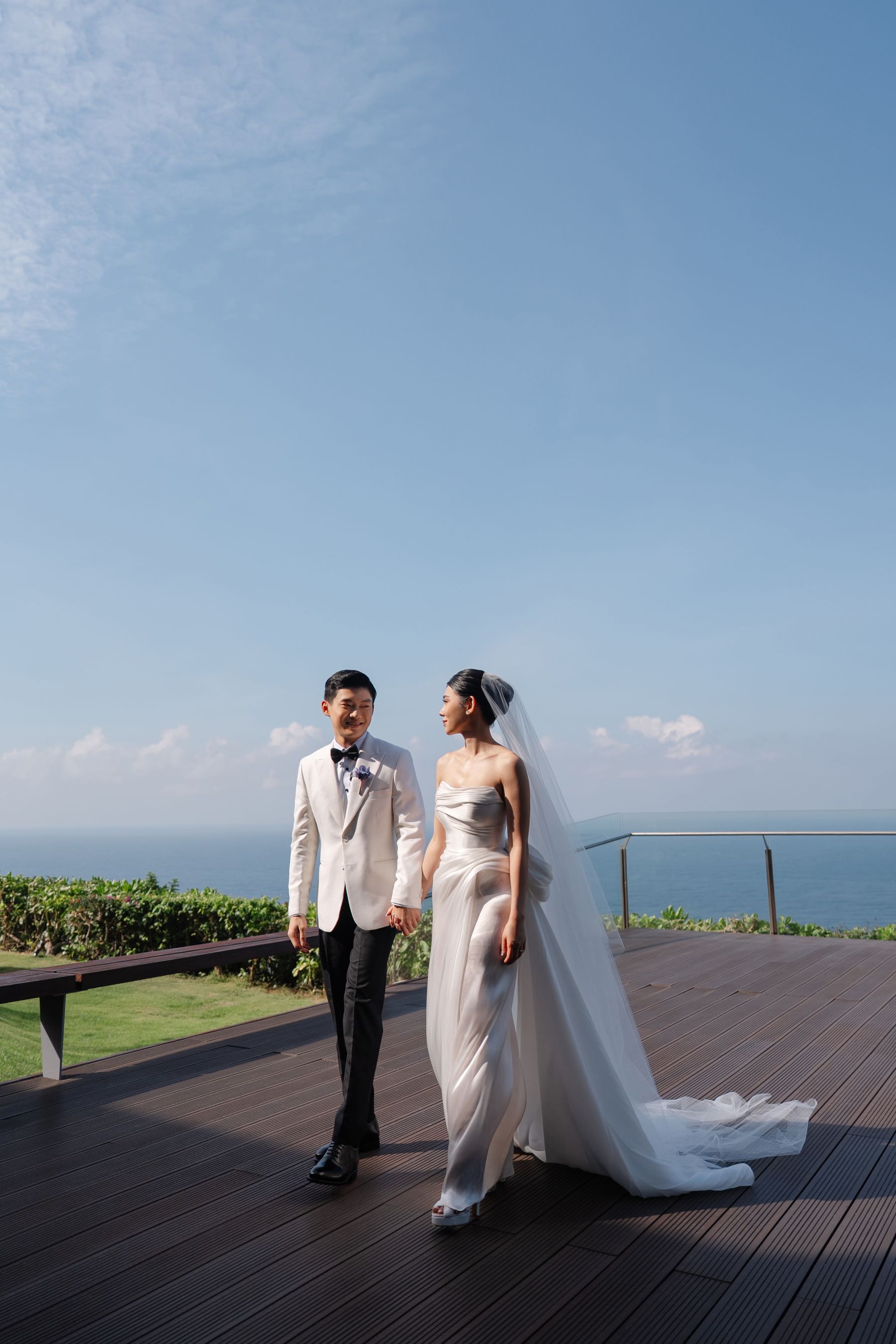 A Mirrored Aisle and a Bali Sky: Nouva &amp; Hary's Wedding at Six Senses Uluwatu photo