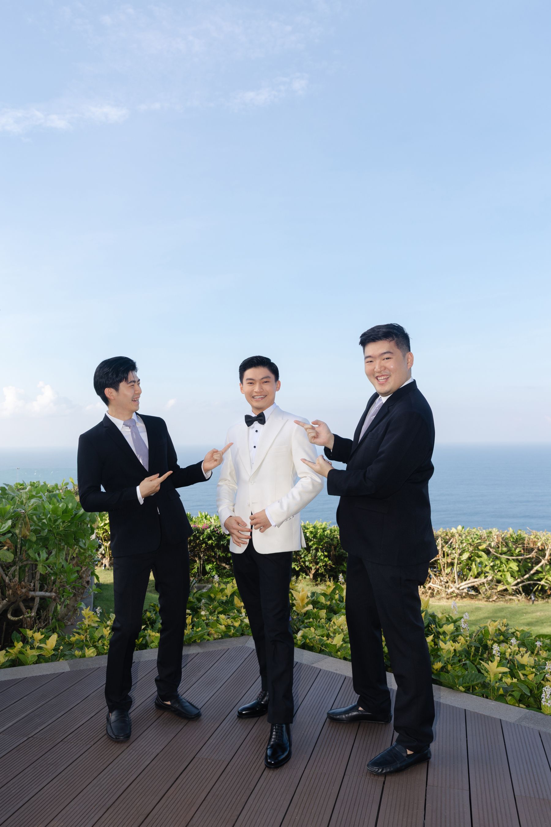 A Mirrored Aisle and a Bali Sky: Nouva &amp; Hary's Wedding at Six Senses Uluwatu photo