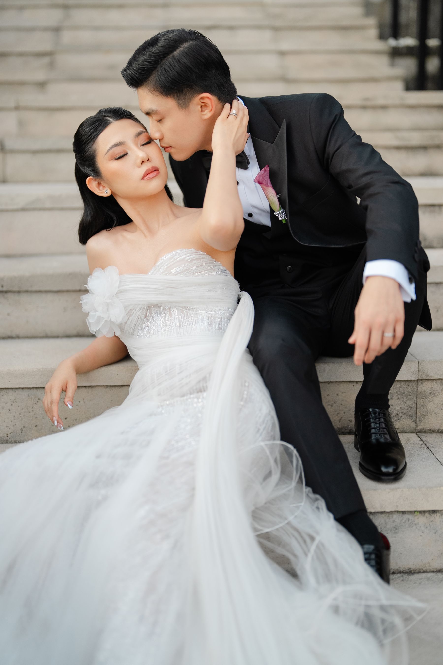 A Mirrored Aisle and a Bali Sky: Nouva &amp; Hary's Wedding at Six Senses Uluwatu photo