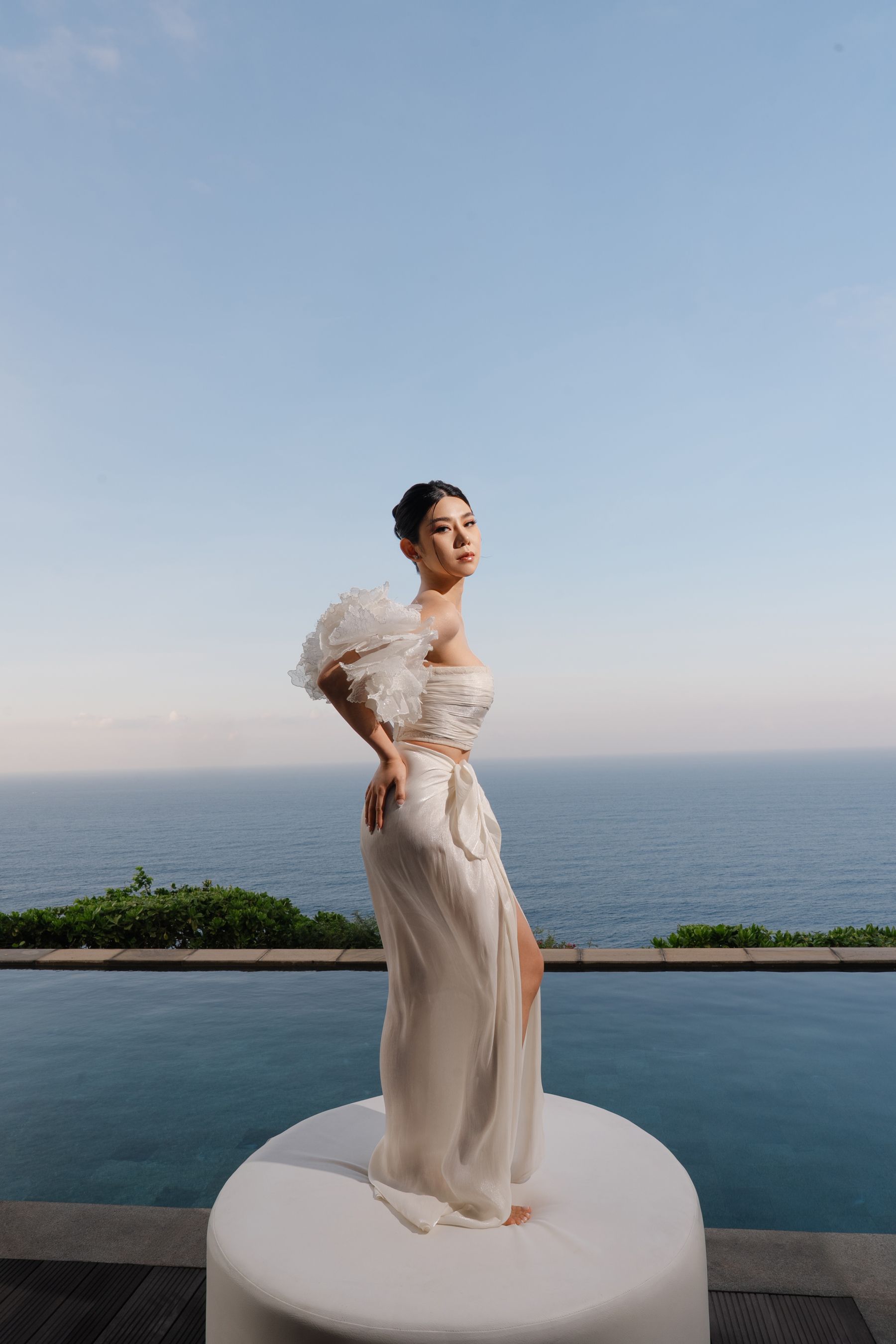 A Mirrored Aisle and a Bali Sky: Nouva &amp; Hary's Wedding at Six Senses Uluwatu photo