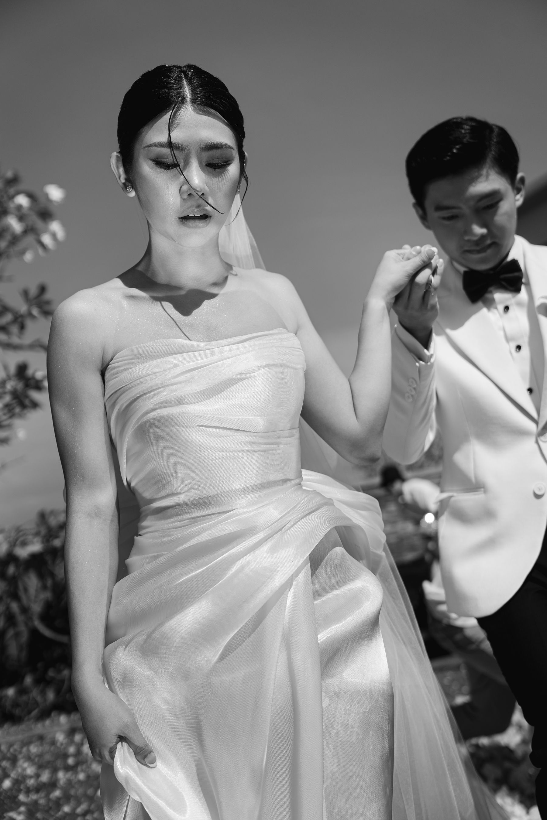 A Mirrored Aisle and a Bali Sky: Nouva &amp; Hary's Wedding at Six Senses Uluwatu photo
