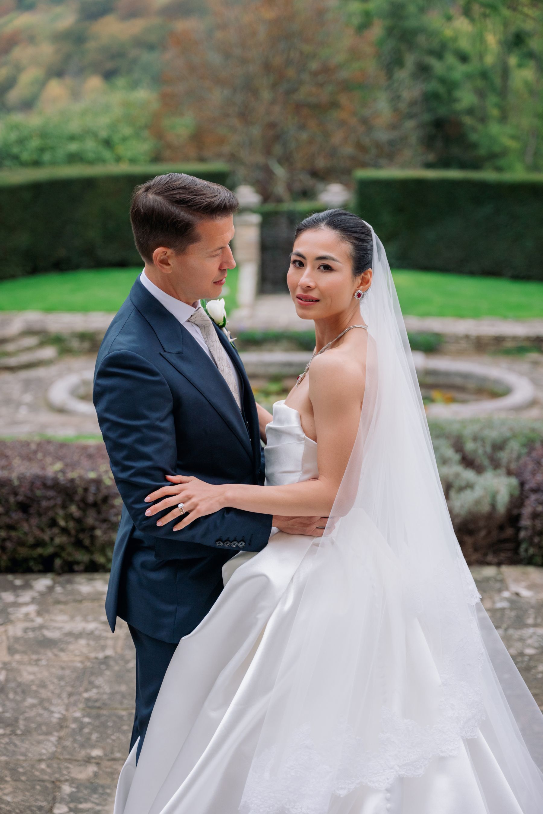From Burma to the UK With Love: May &amp; Eddy's Rare Mogok Ruby Wedding at Hedsor House photo