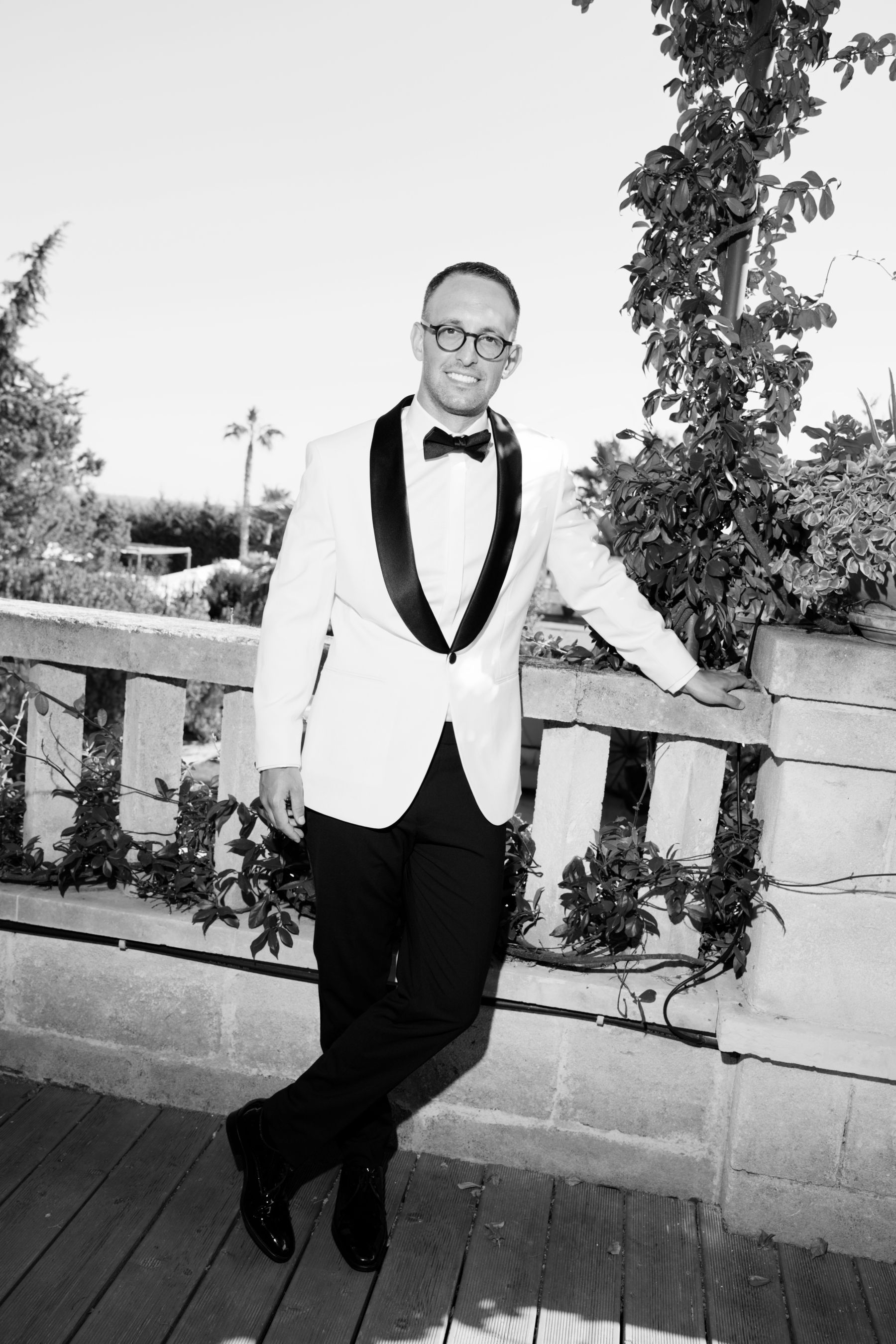 Timeless Elegance and a Surprise Opera Singer: Hana &amp; Benjamin's Wedding in Puglia photo