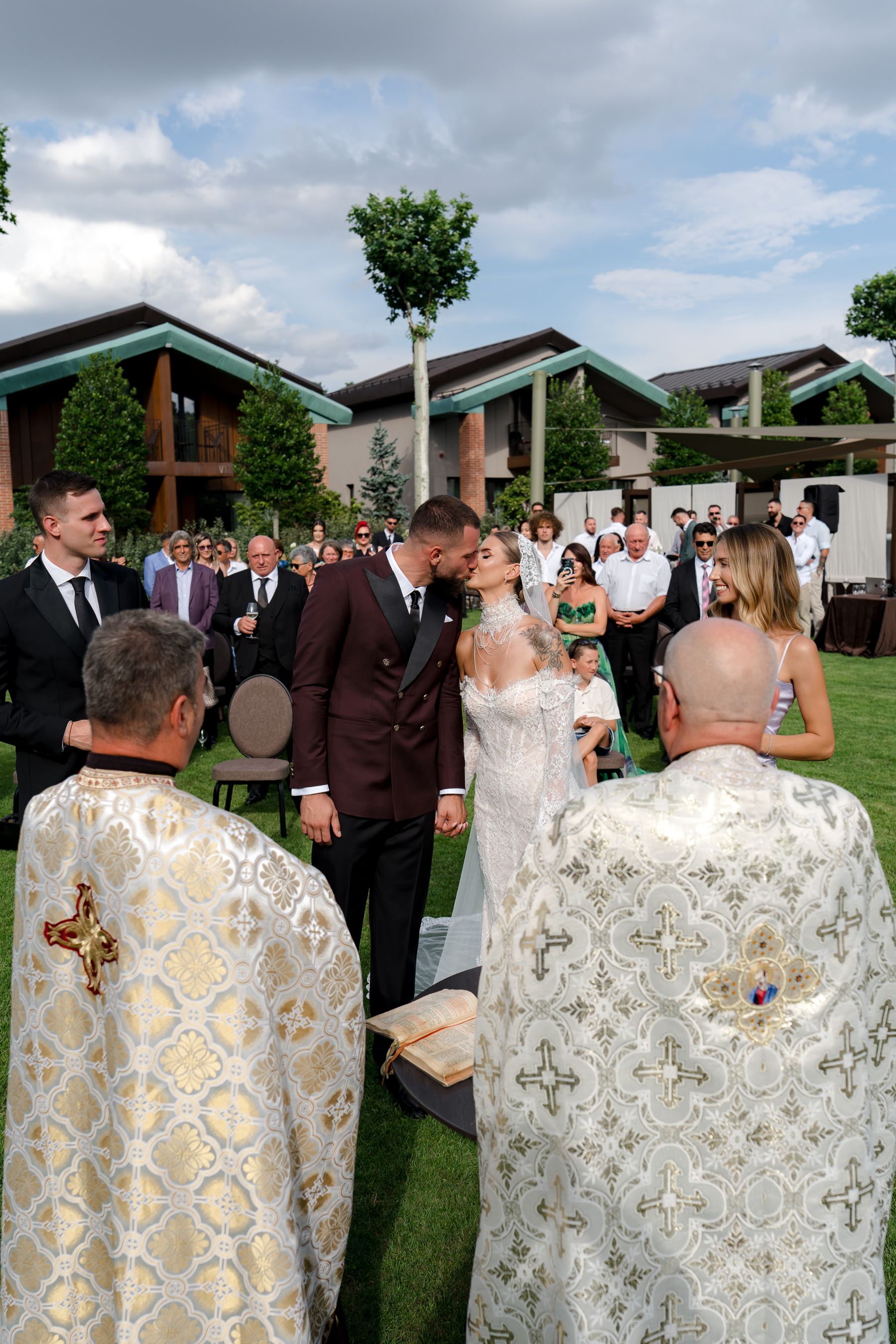 Black Details, Two Horses, and a Bride Who Planned It All Herself: Andreea &amp; Bela's Wedding at Issa Resort photo