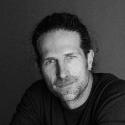 Julian Kanz Photographer | About