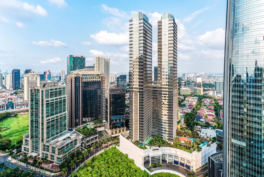 The Ritz-Carlton Jakarta, Mega Kuningan
