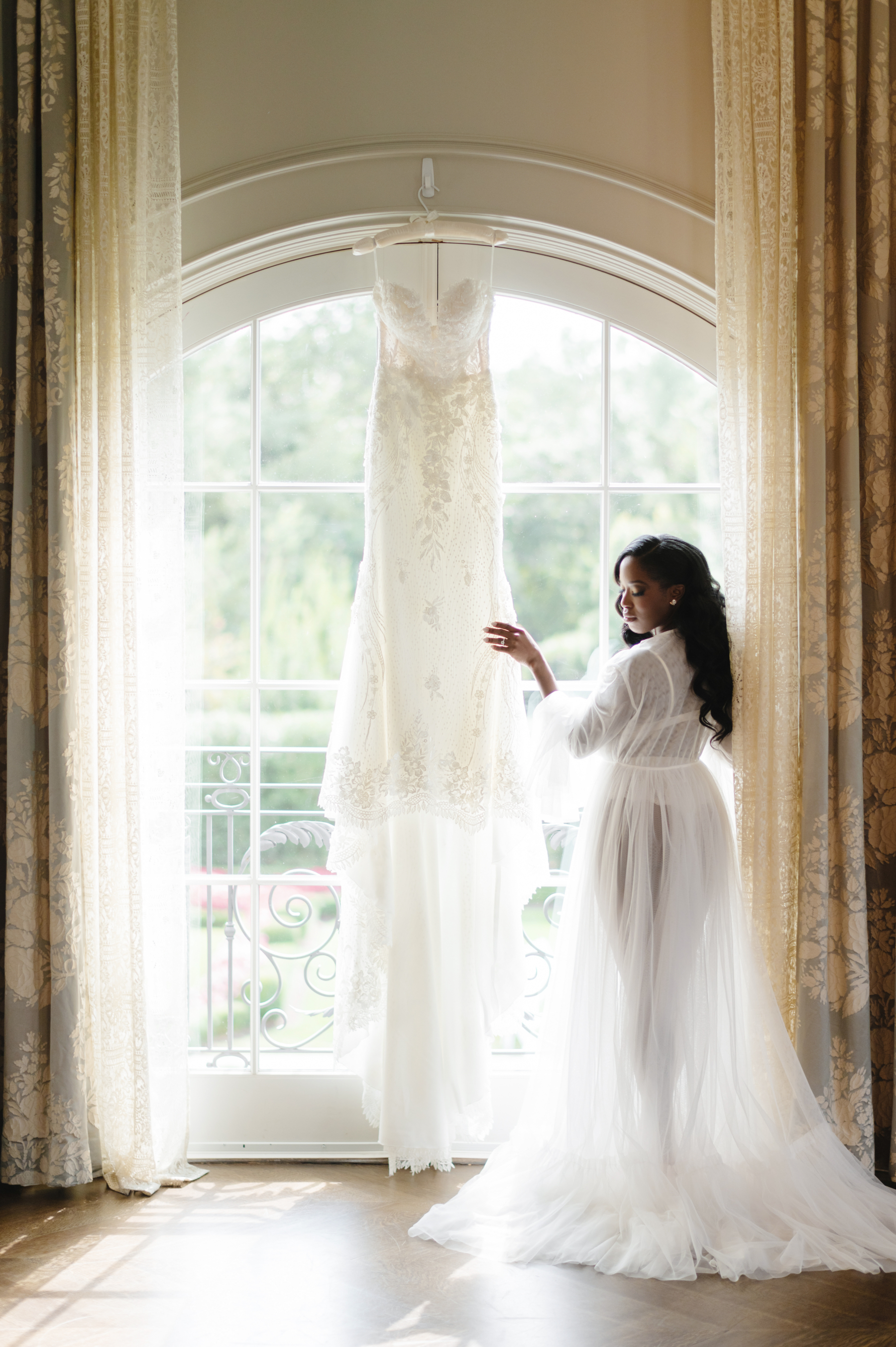 Opeyemi &amp; Daniel’s Modern Wedding at the Park Chateau photo