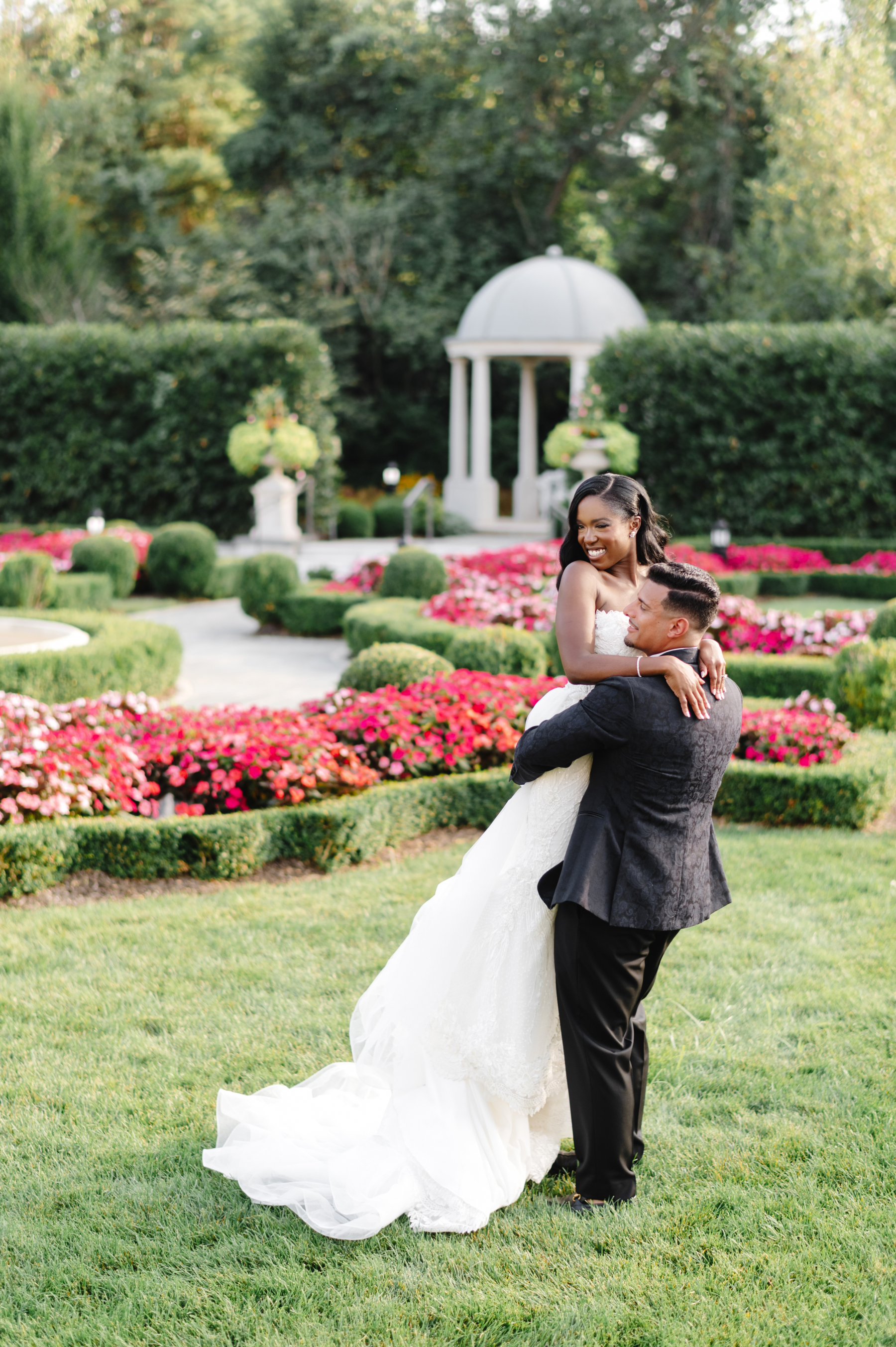 Opeyemi &amp; Daniel’s Modern Wedding at the Park Chateau photo