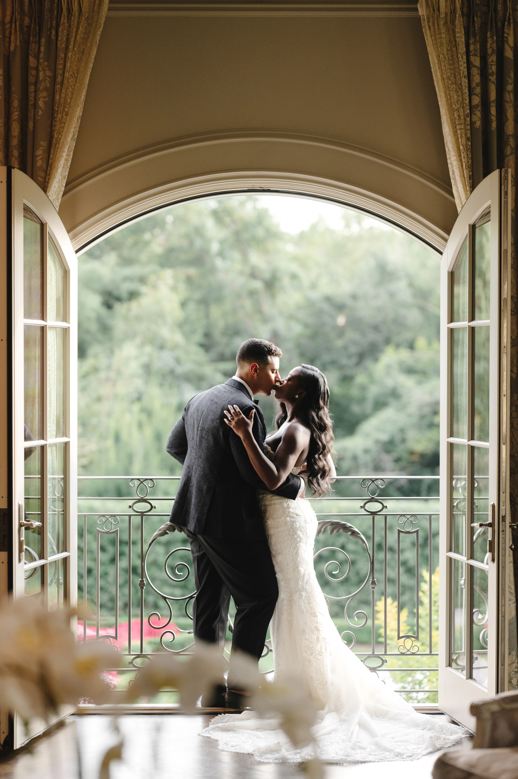 Opeyemi &amp; Daniel’s Modern Wedding at the Park Chateau photo