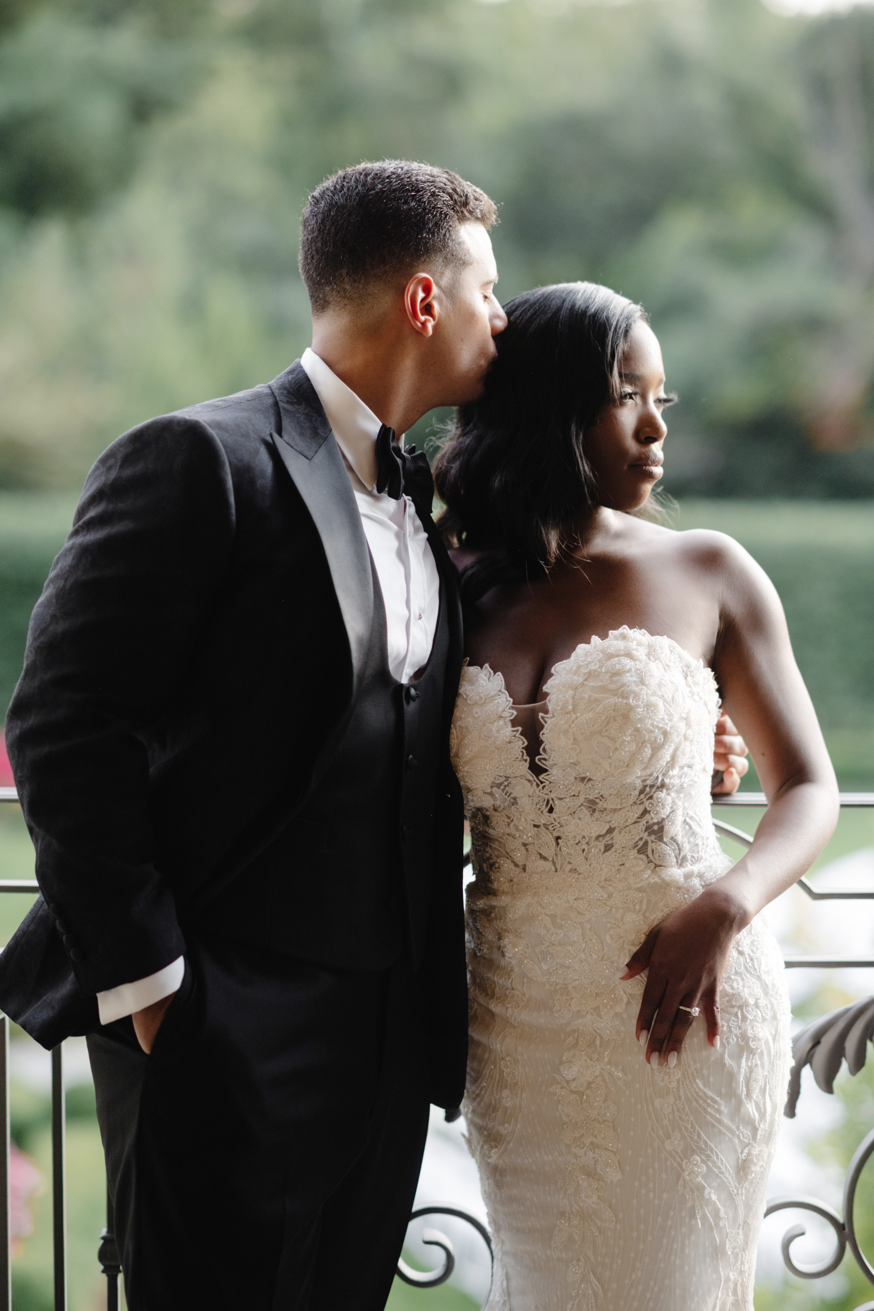 Opeyemi &amp; Daniel’s Modern Wedding at the Park Chateau photo