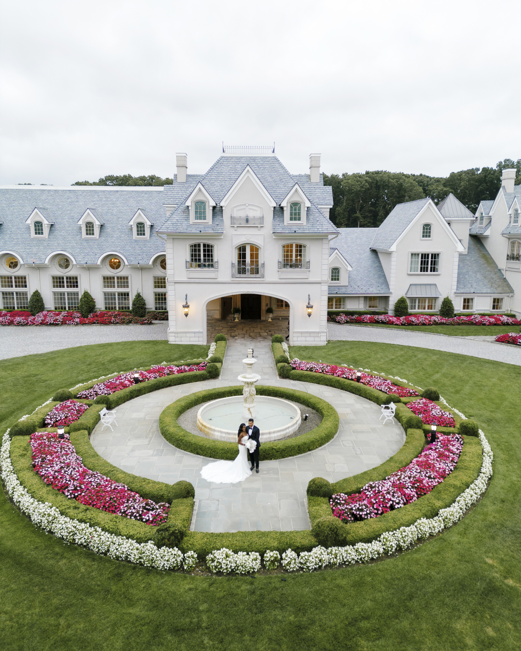 Opeyemi &amp; Daniel’s Modern Wedding at the Park Chateau photo