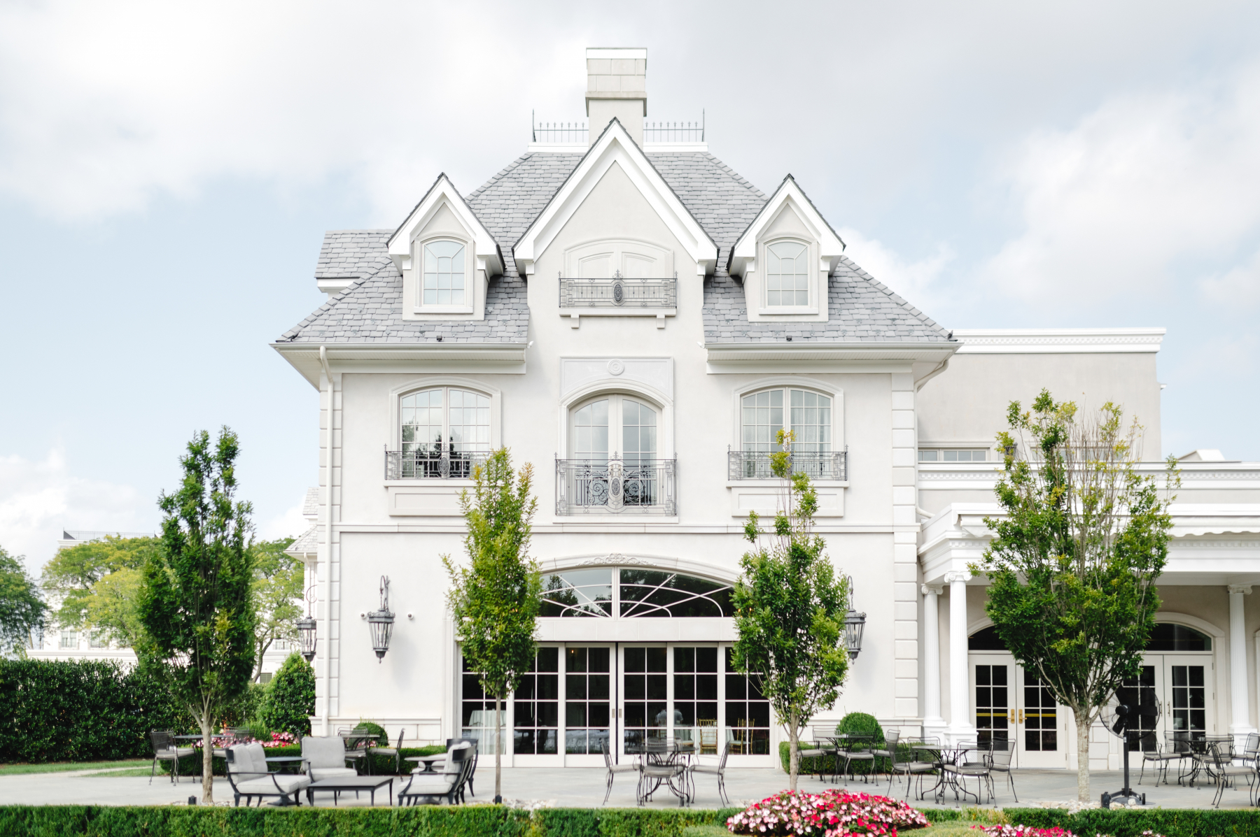 Opeyemi &amp; Daniel’s Modern Wedding at the Park Chateau photo