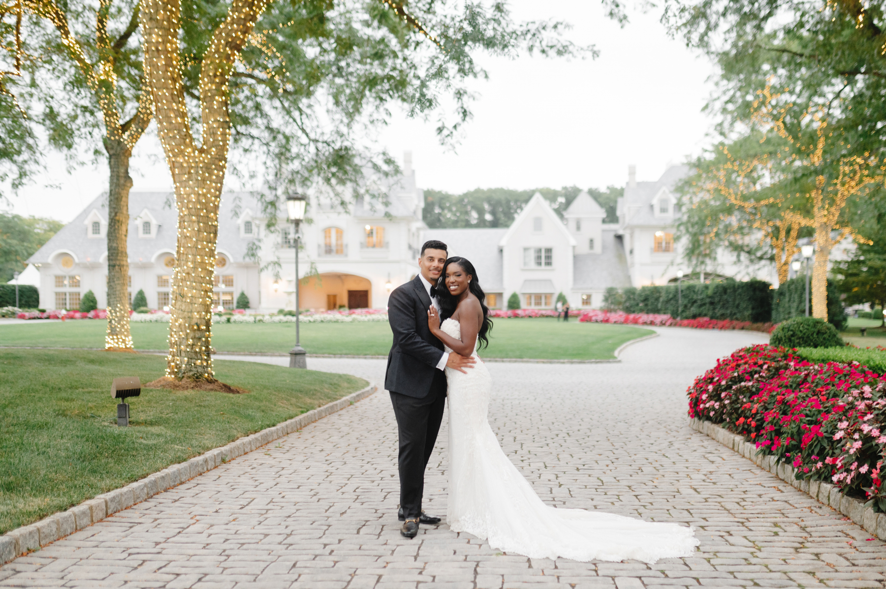 Opeyemi &amp; Daniel’s Modern Wedding at the Park Chateau photo