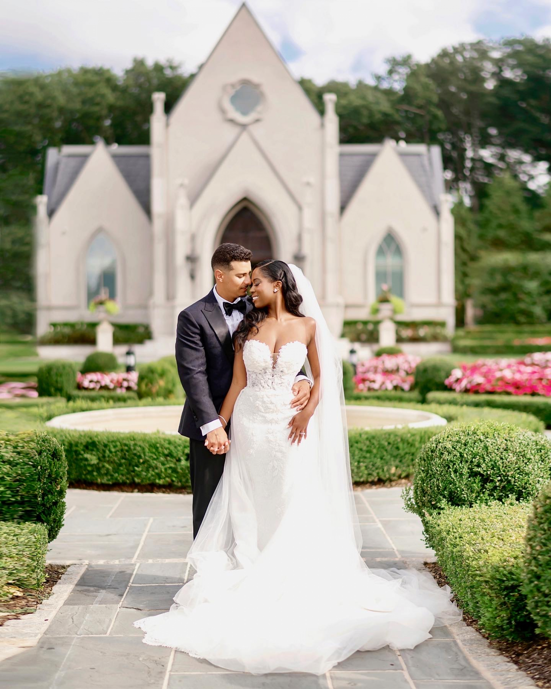 Opeyemi &amp; Daniel’s Modern Wedding at the Park Chateau photo