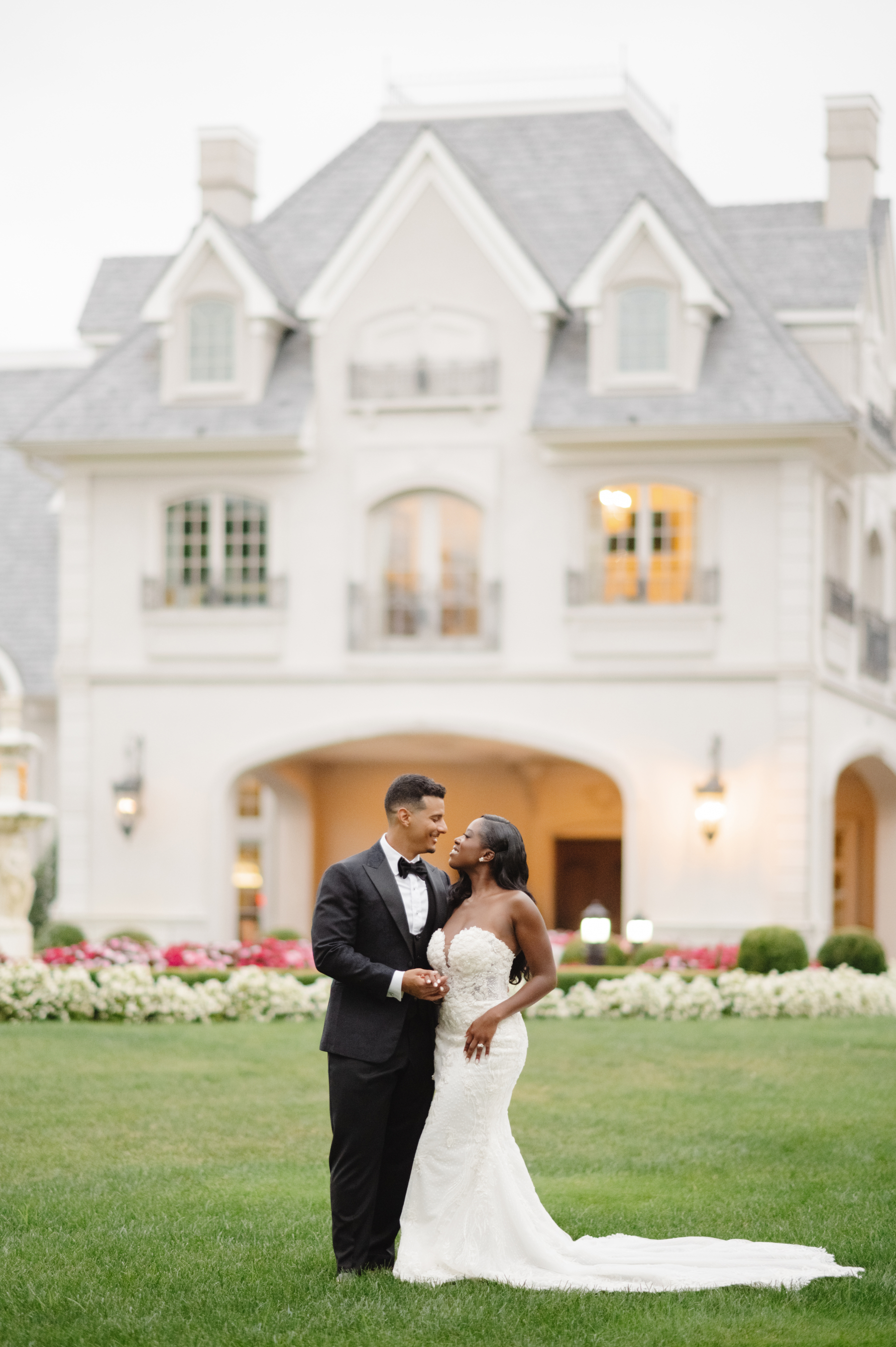 Opeyemi &amp; Daniel’s Modern Wedding at the Park Chateau photo