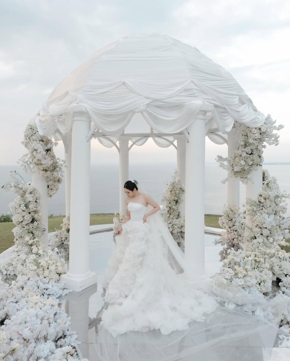 AXIOO Bali Photographer AXIOO Bali Photographer photo