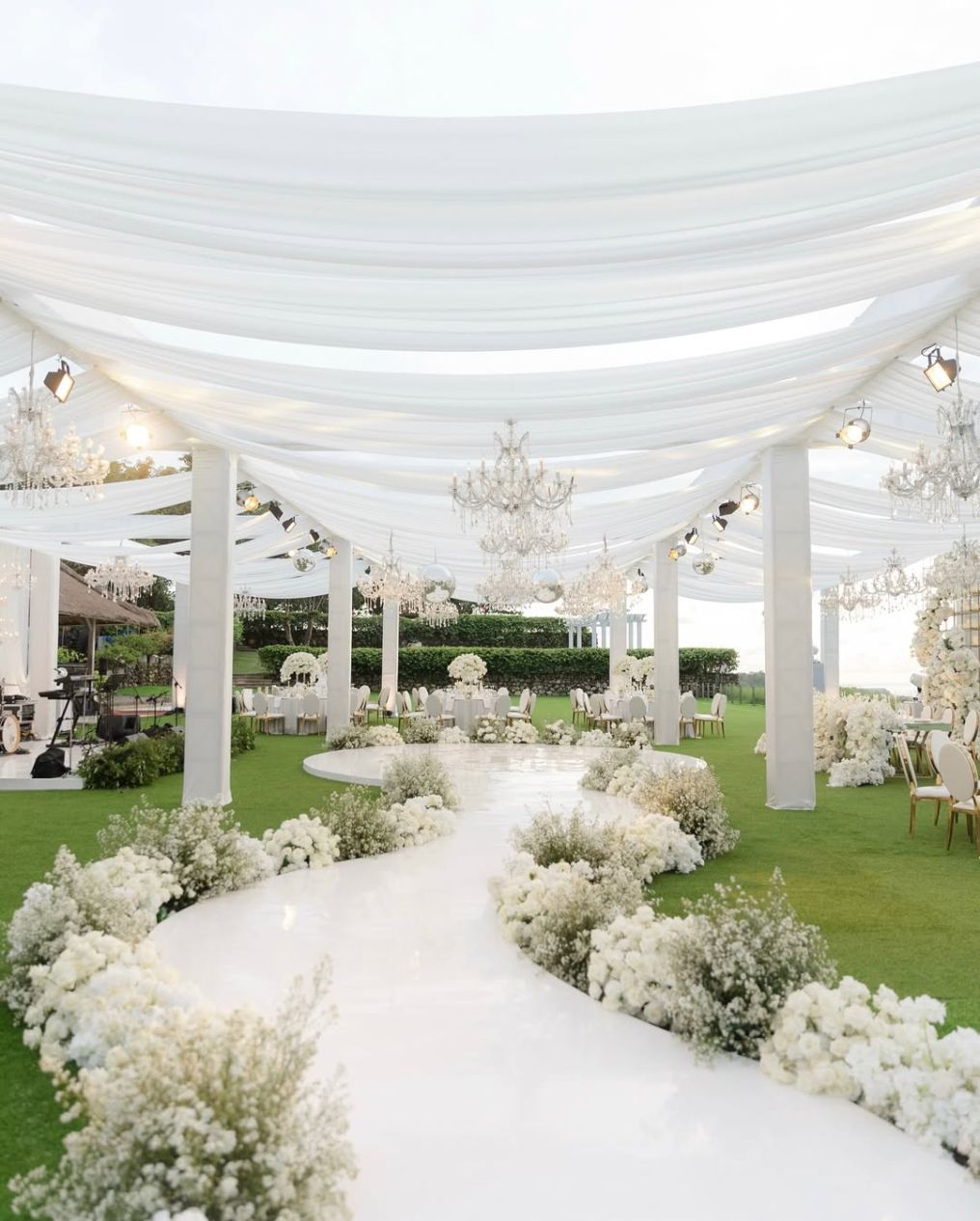 Luxury Weddings Indonesia Planner photo